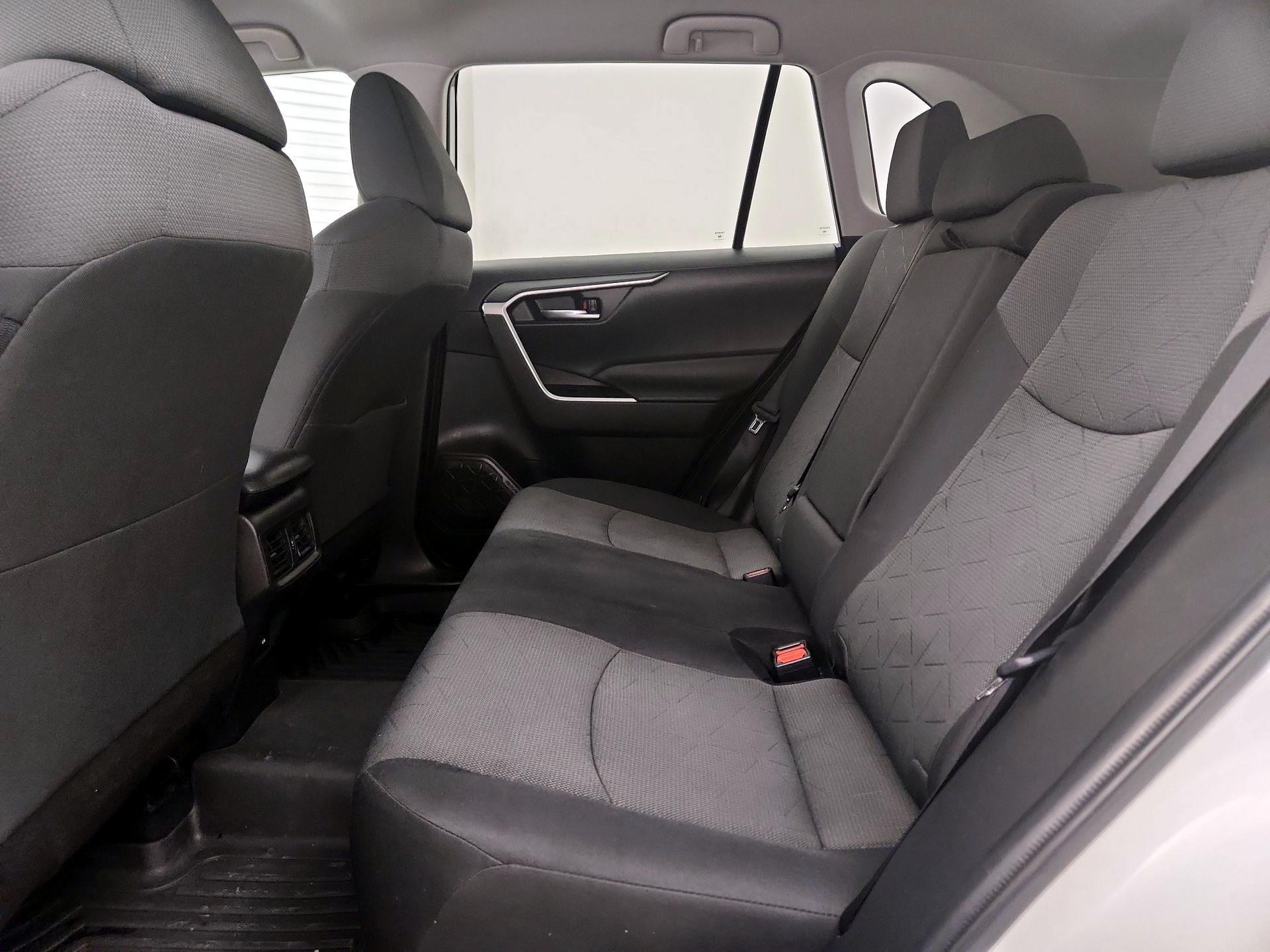 Thumbnail: 2021 Toyota RAV4 - 19
