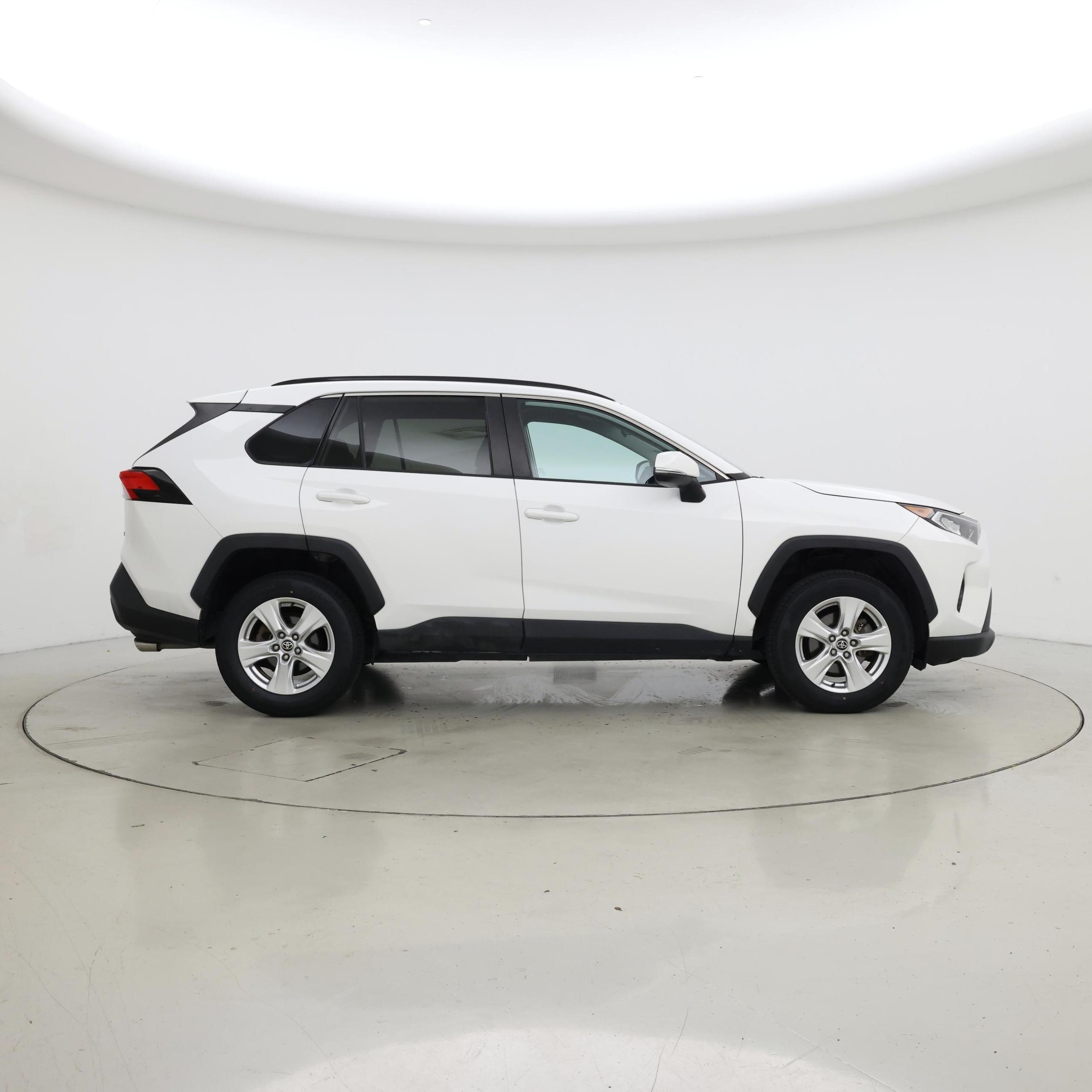Thumbnail: 2021 Toyota RAV4 - 7