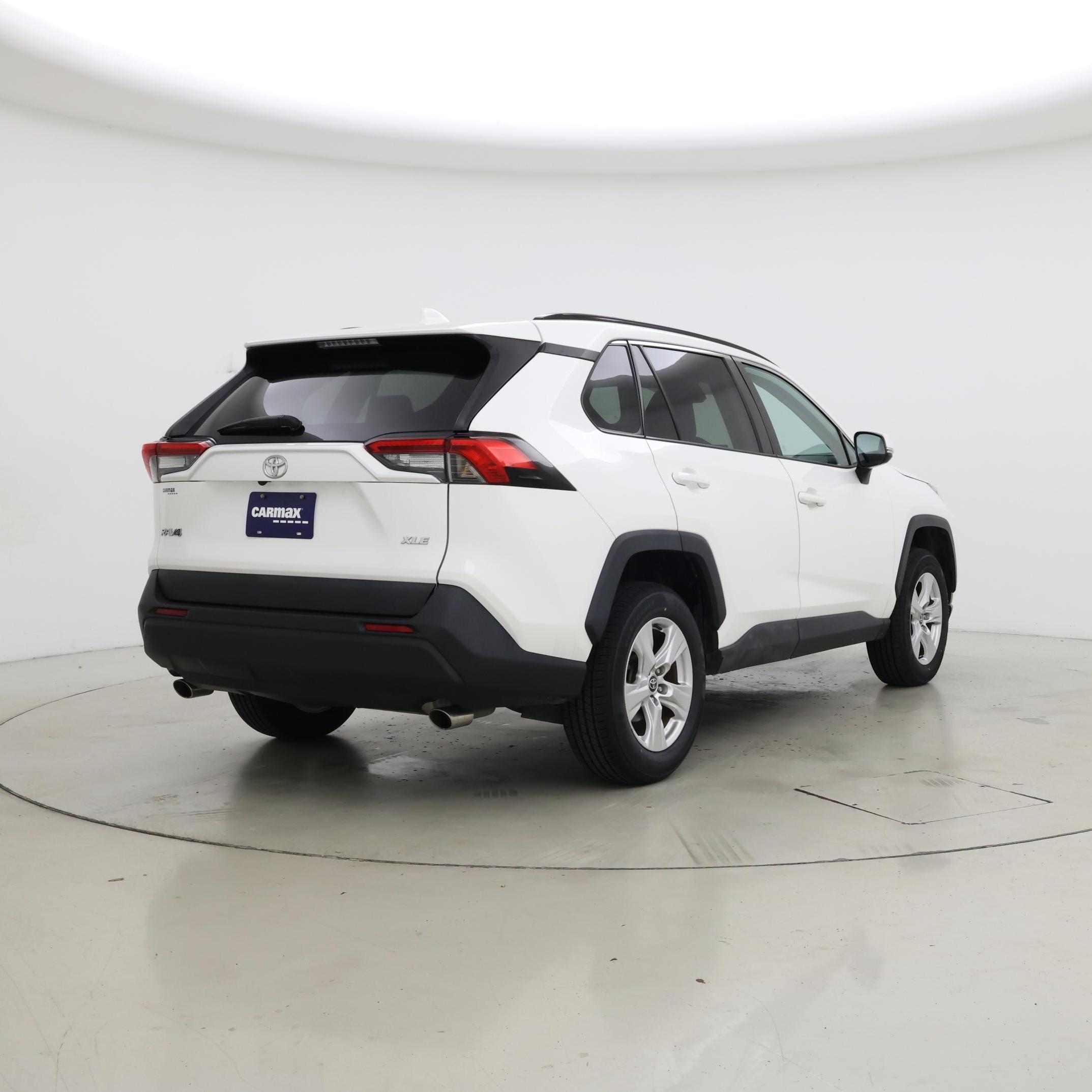Thumbnail: 2021 Toyota RAV4 - 8