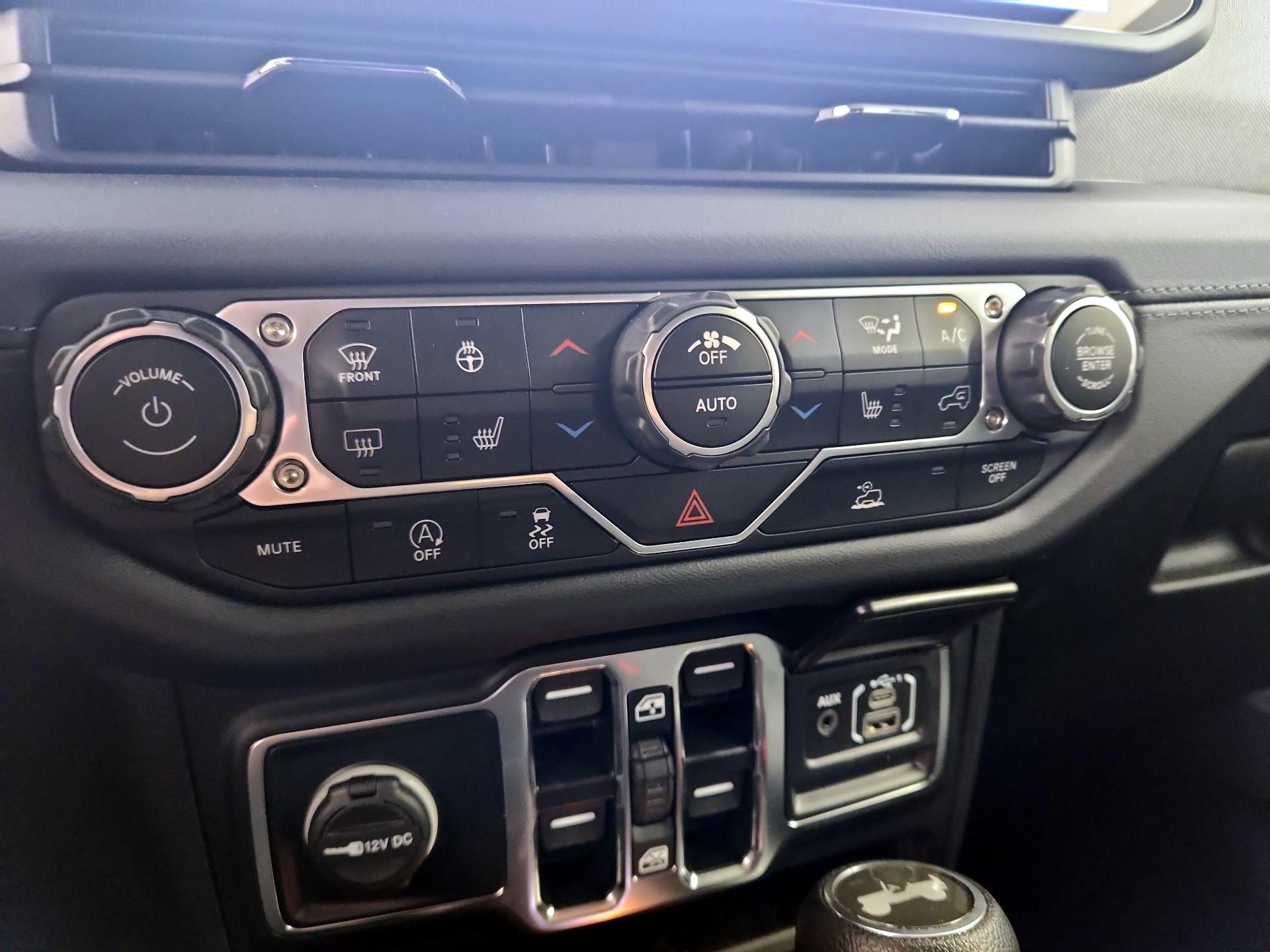 Thumbnail: 2024 Jeep Wrangler - 16