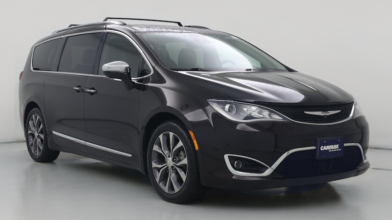 2017 Chrysler Pacifica Limited Hero Image