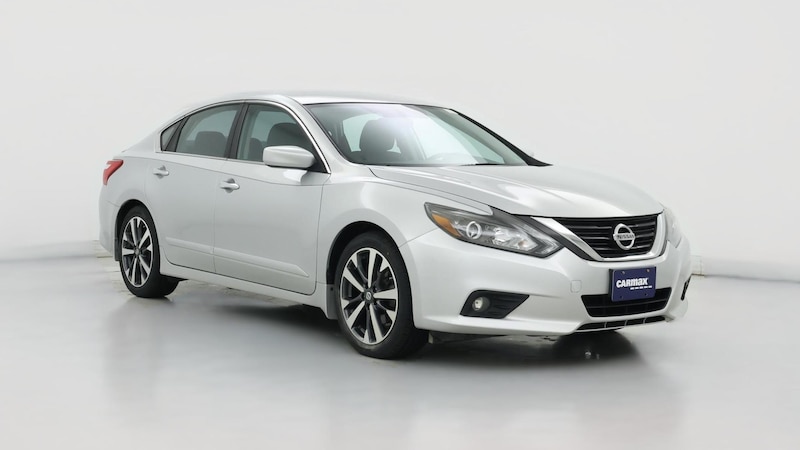 2016 Nissan Altima SR Hero Image