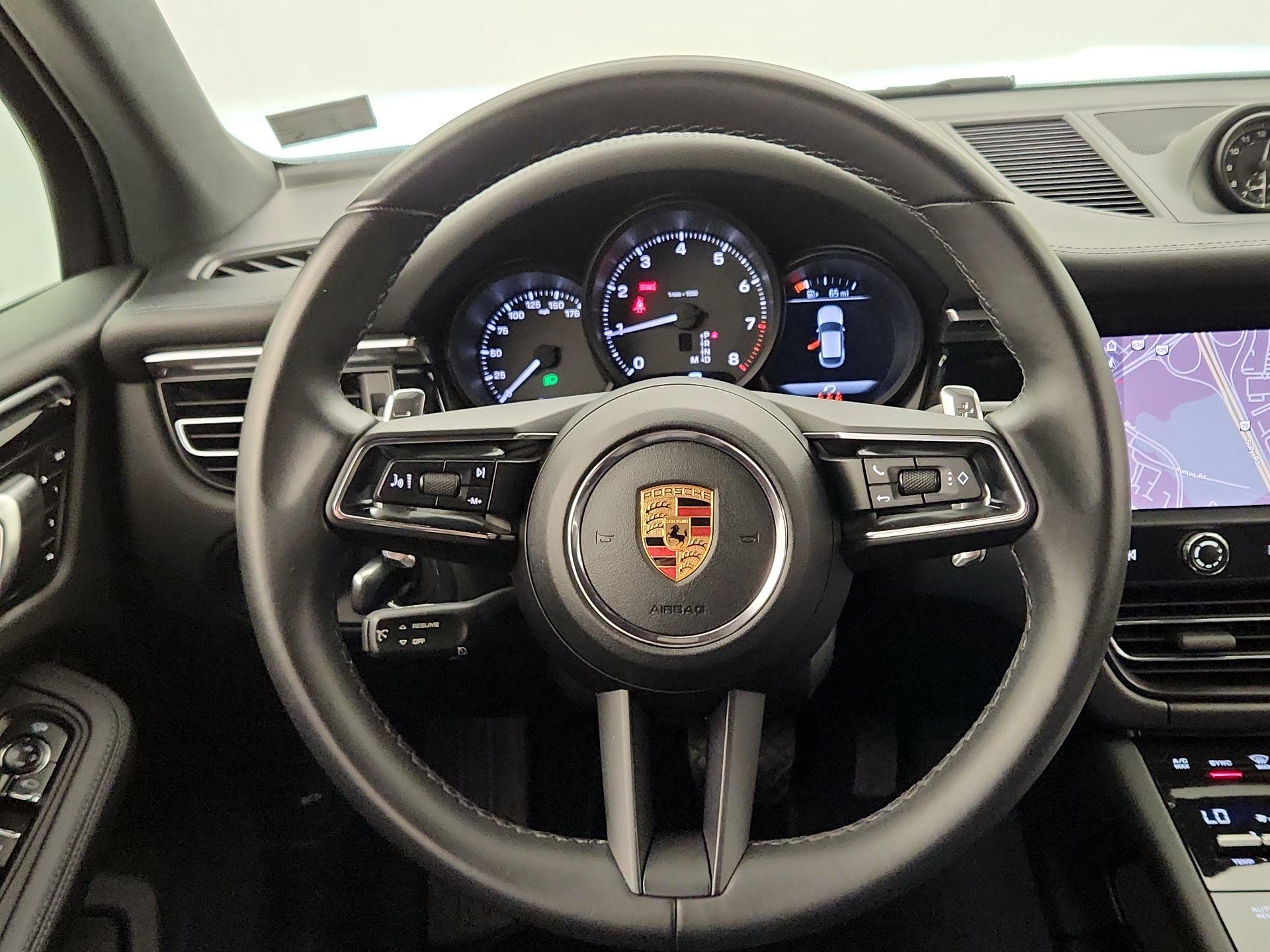 Thumbnail: 2022 Porsche Macan - 10