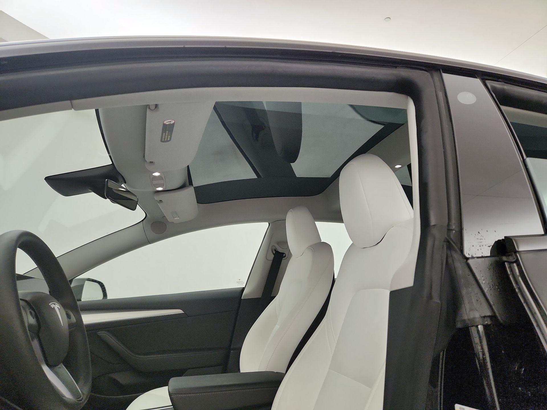 Thumbnail: 2023 Tesla Model 3 - 19