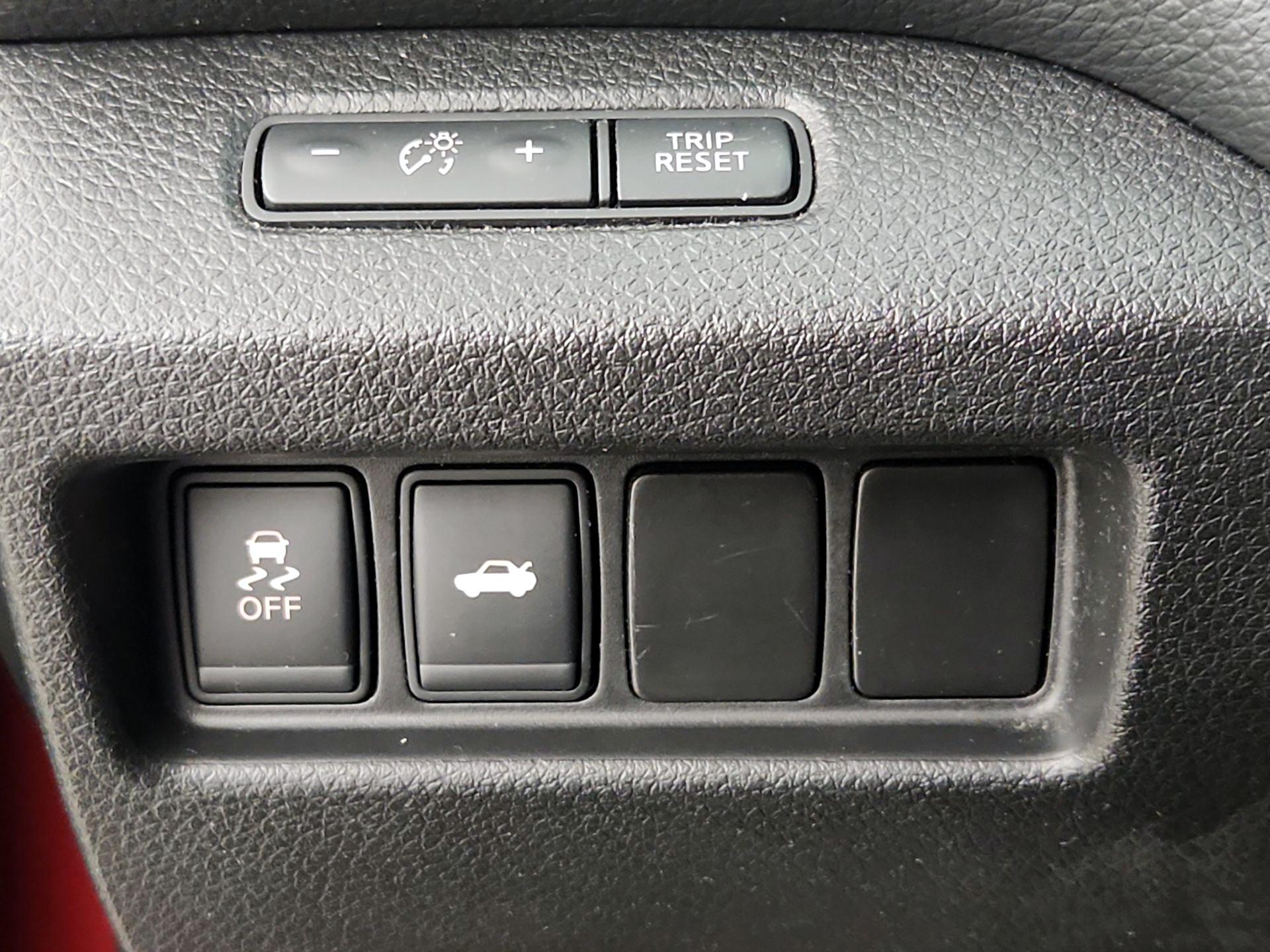 Thumbnail: 2013 Nissan Altima - 13