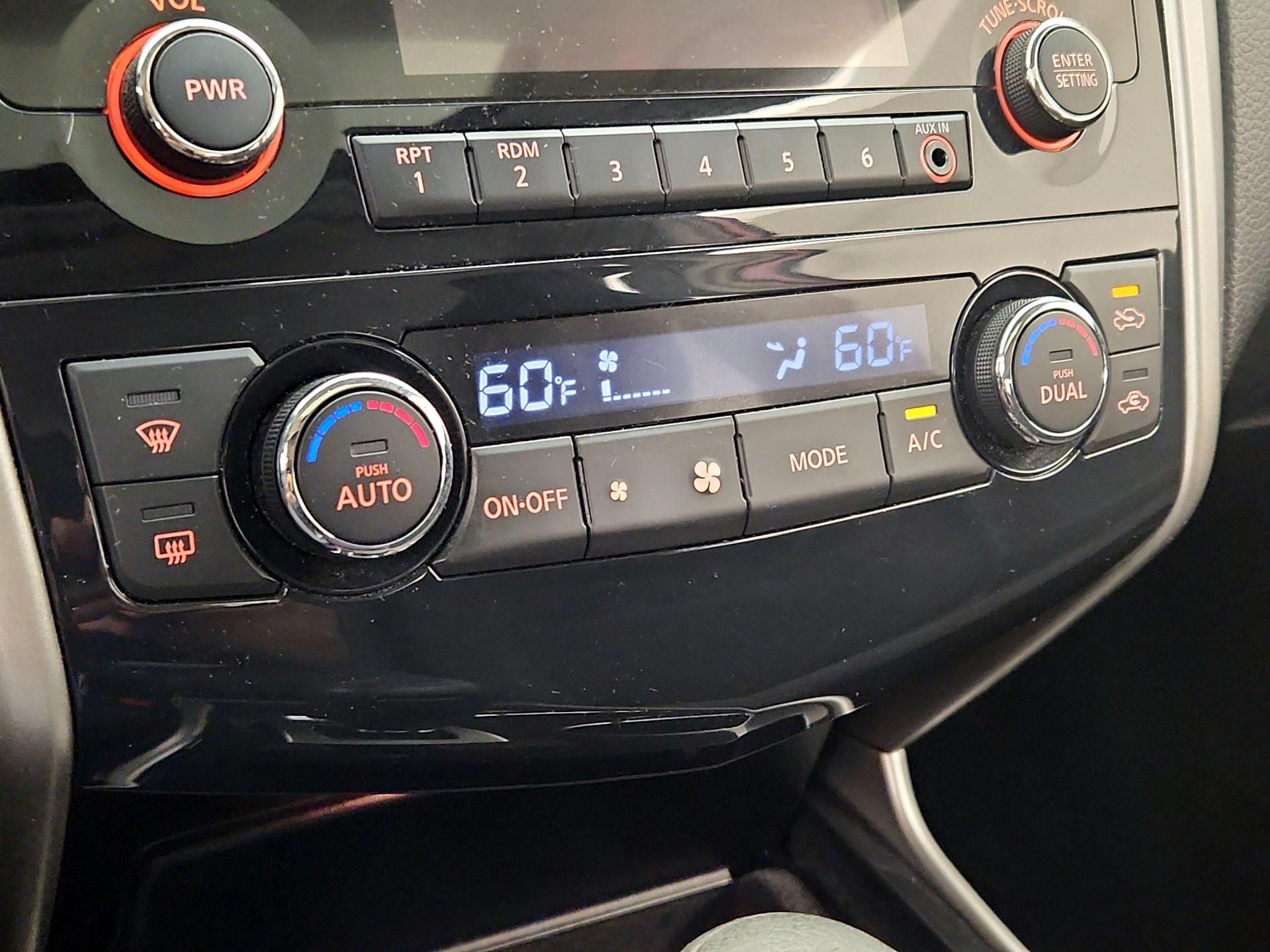 Thumbnail: 2013 Nissan Altima - 16