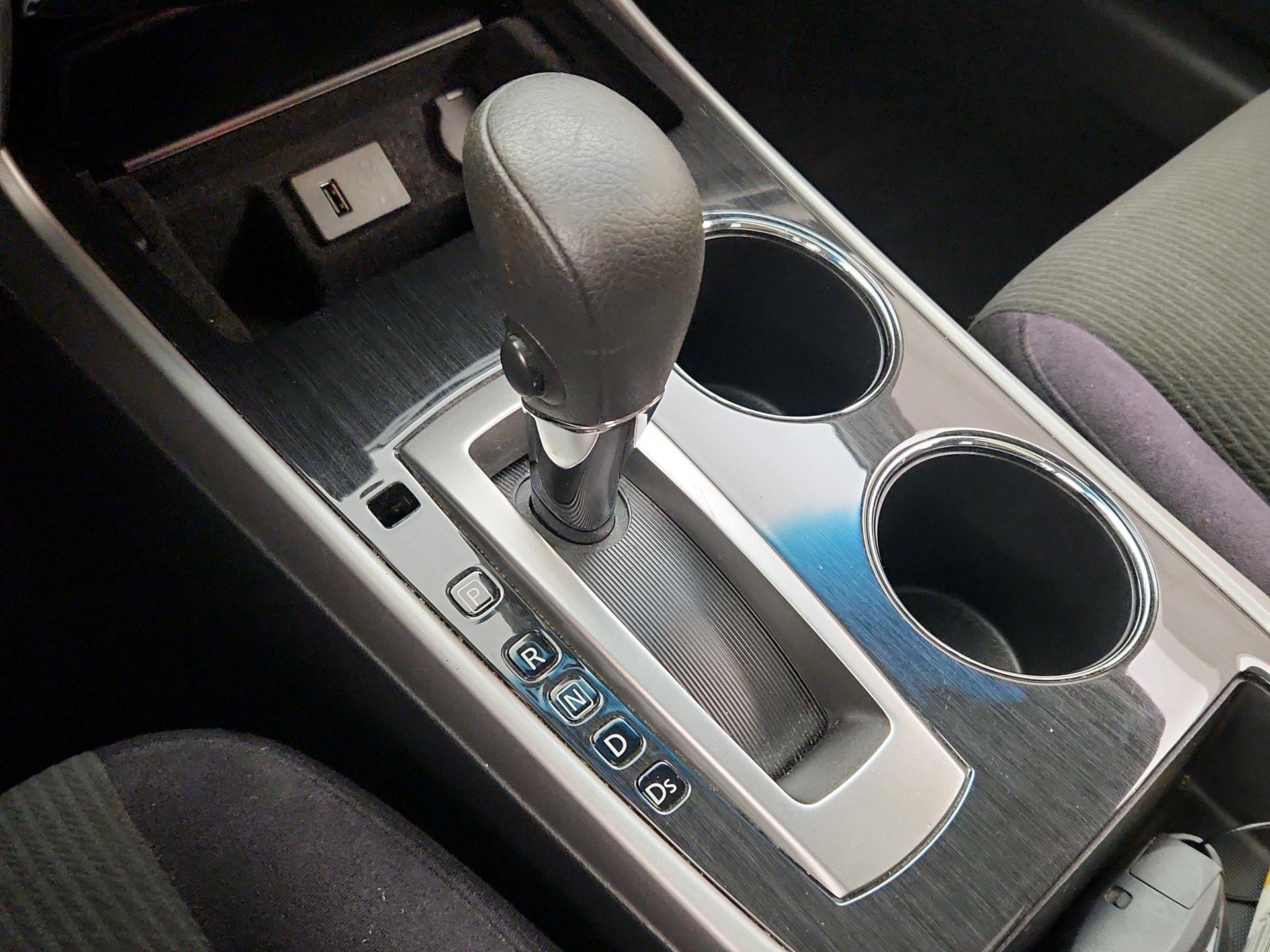Thumbnail: 2013 Nissan Altima - 17