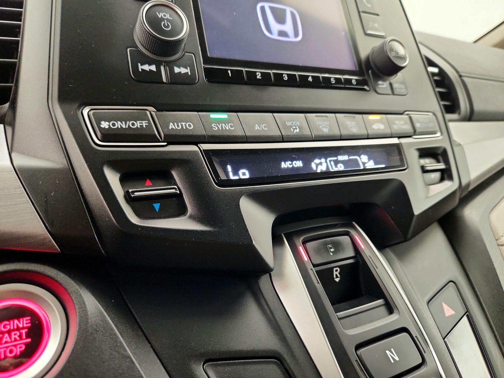 Thumbnail: 2019 Honda Odyssey - 16
