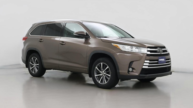 2017 Toyota Highlander XLE Hero Image