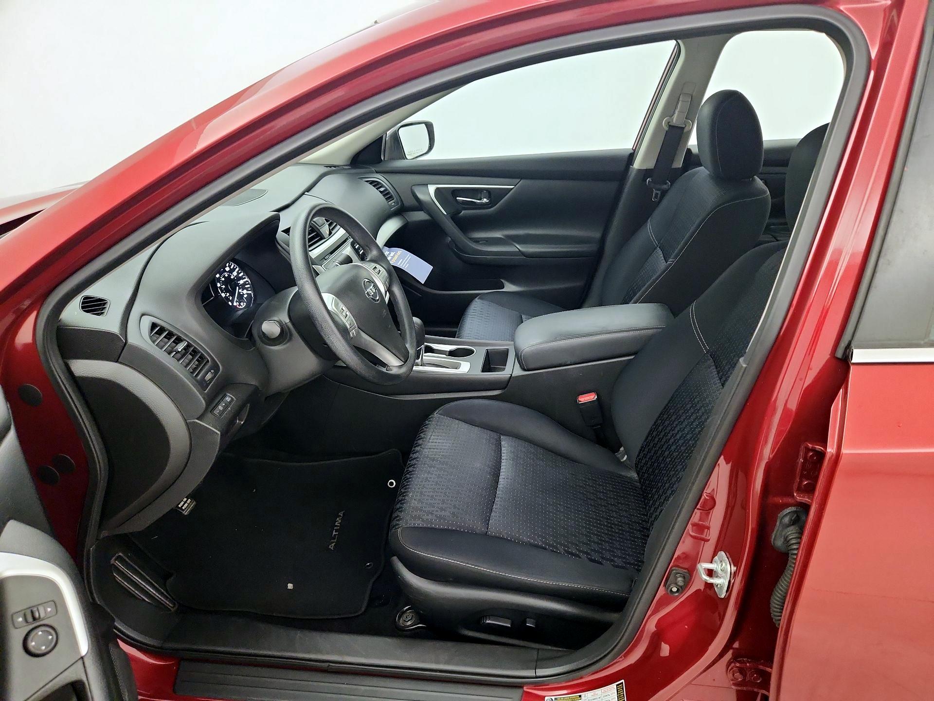 Thumbnail: 2016 Nissan Altima - 11