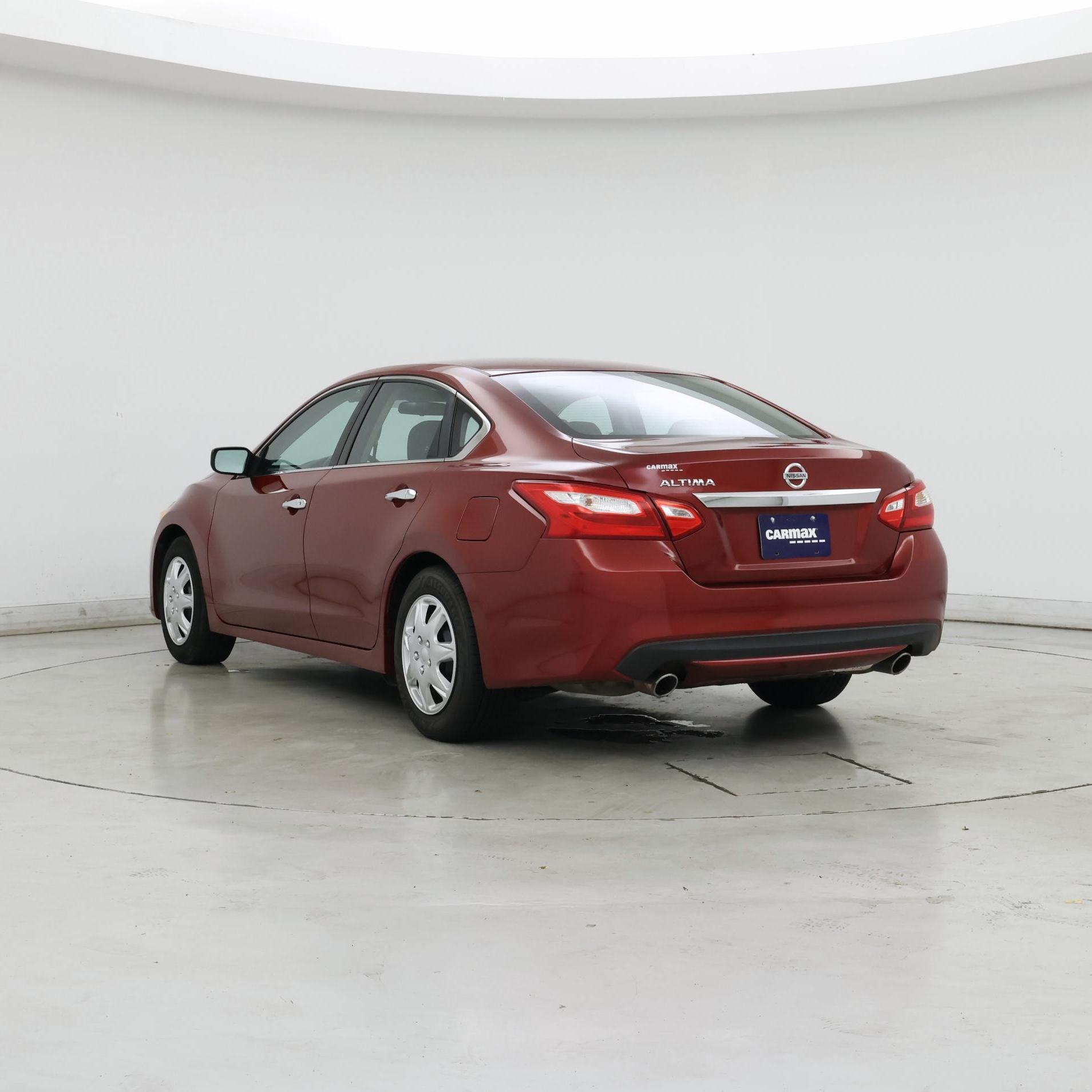 Thumbnail: 2016 Nissan Altima - 2