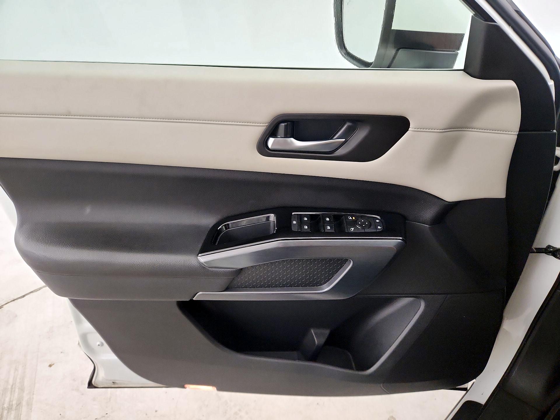 Thumbnail: 2022 Nissan Pathfinder - 12
