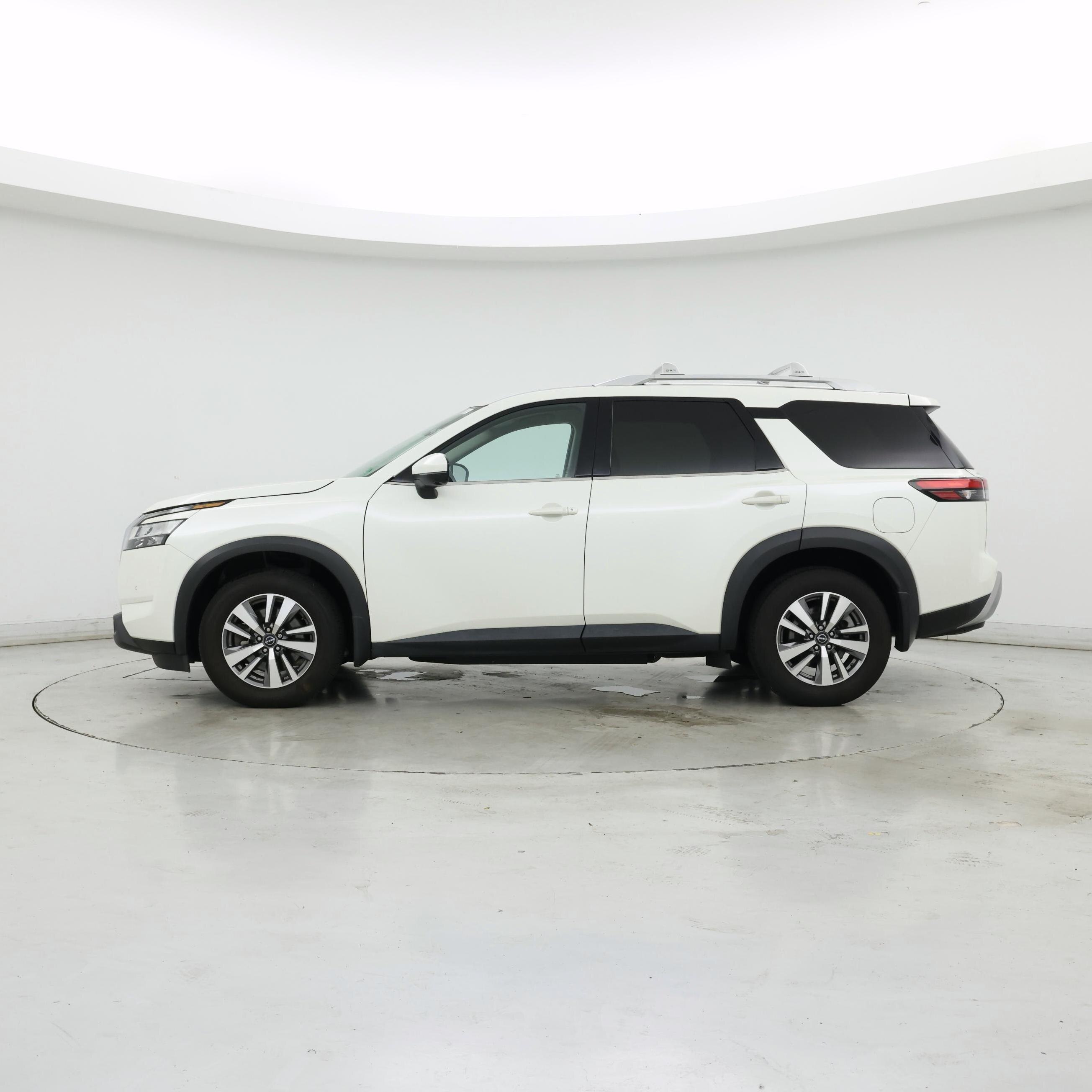 Thumbnail: 2022 Nissan Pathfinder - 3