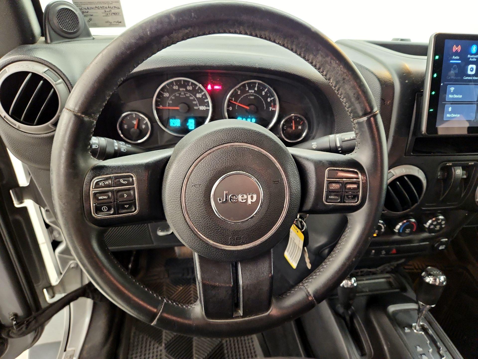 Thumbnail: 2013 Jeep Wrangler - 10