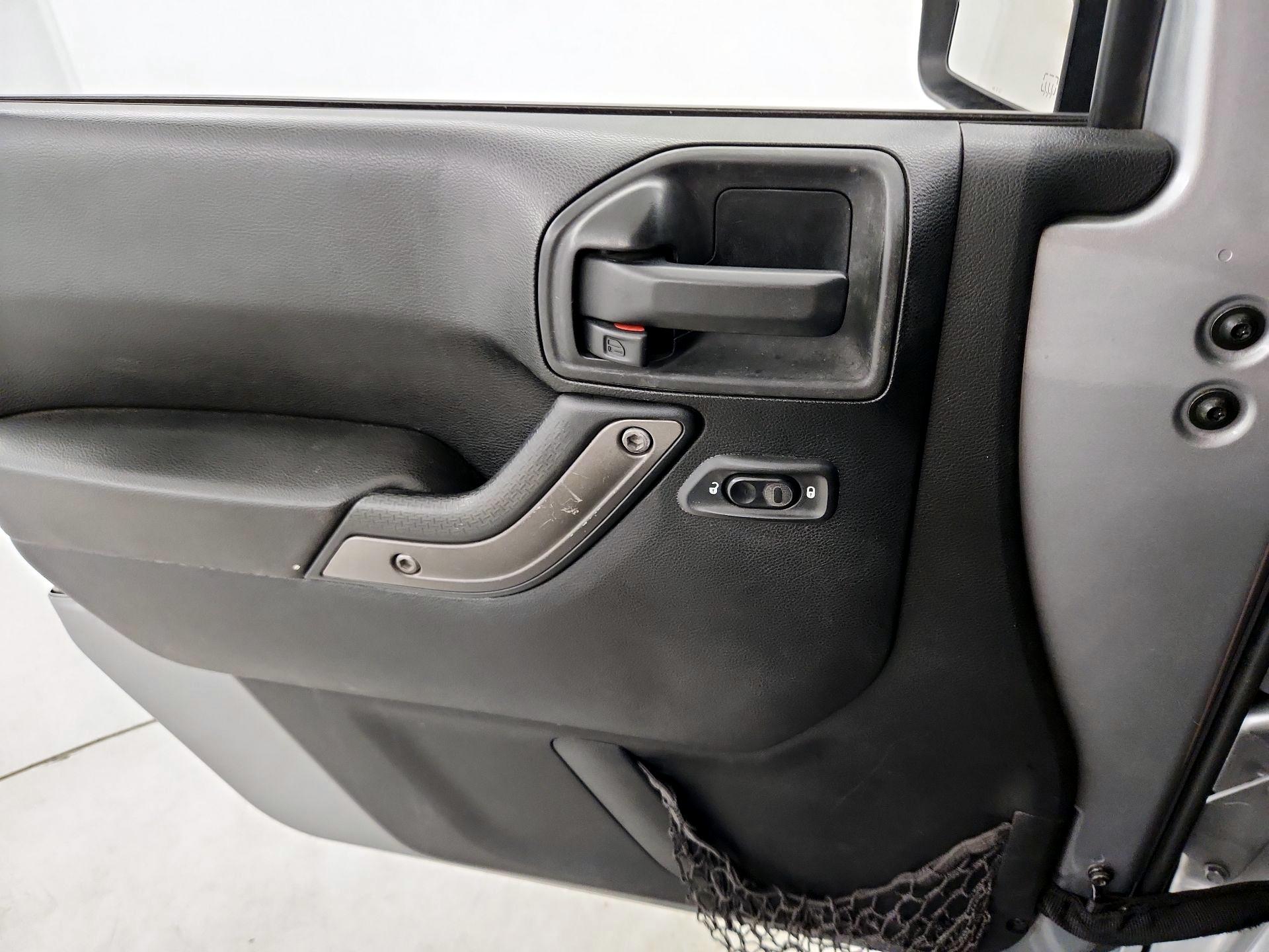 Thumbnail: 2013 Jeep Wrangler - 12