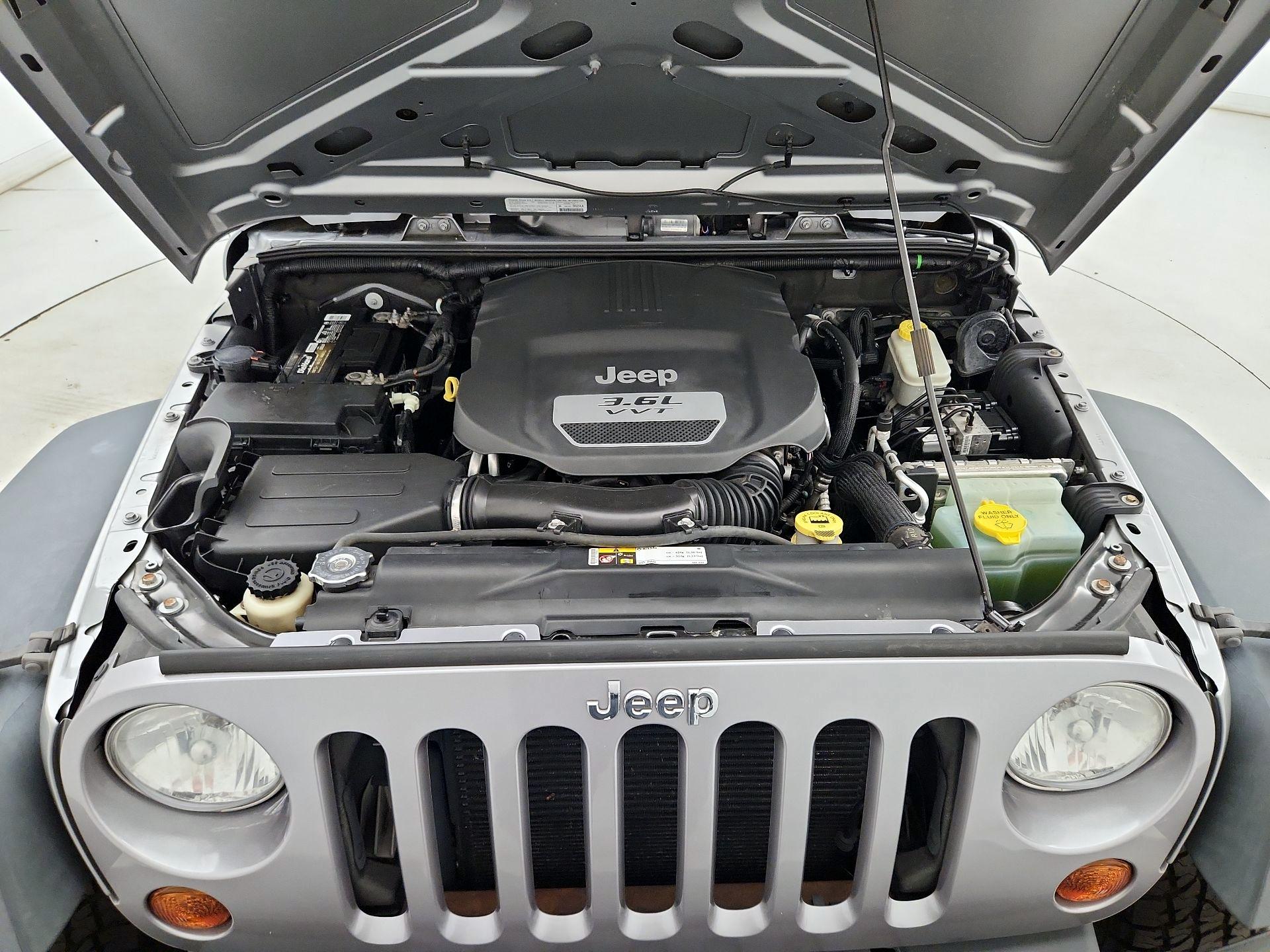 Thumbnail: 2013 Jeep Wrangler - 20