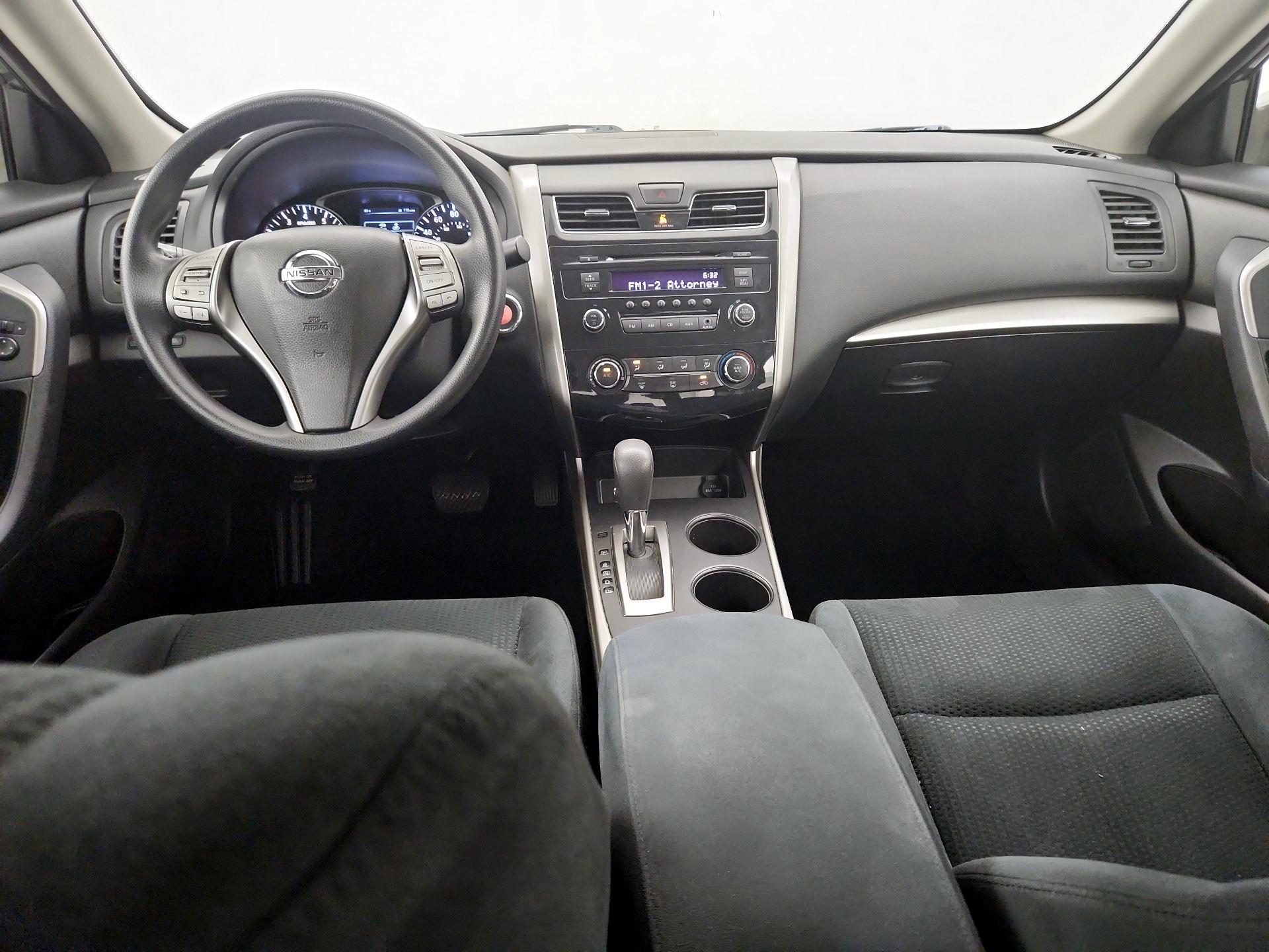 Thumbnail: 2015 Nissan Altima - 9