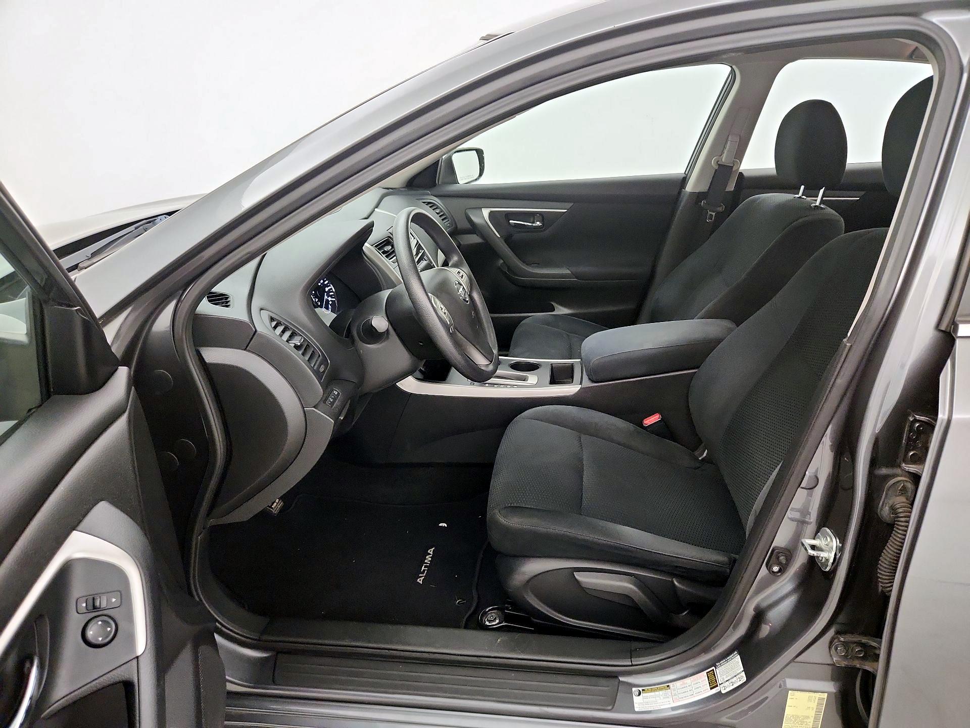 Thumbnail: 2015 Nissan Altima - 11