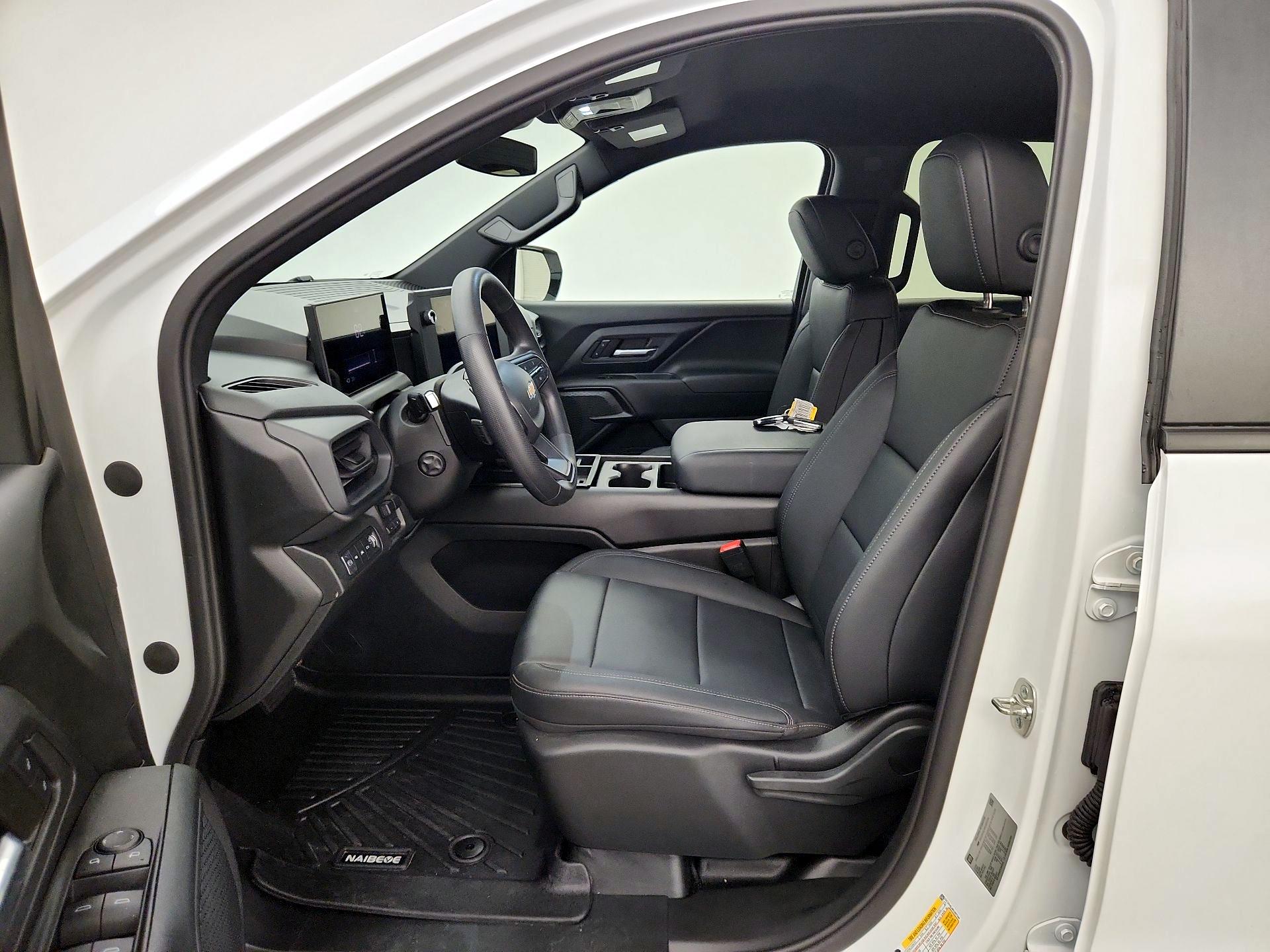 Thumbnail: 2024 Chevrolet Silverado EV - 11