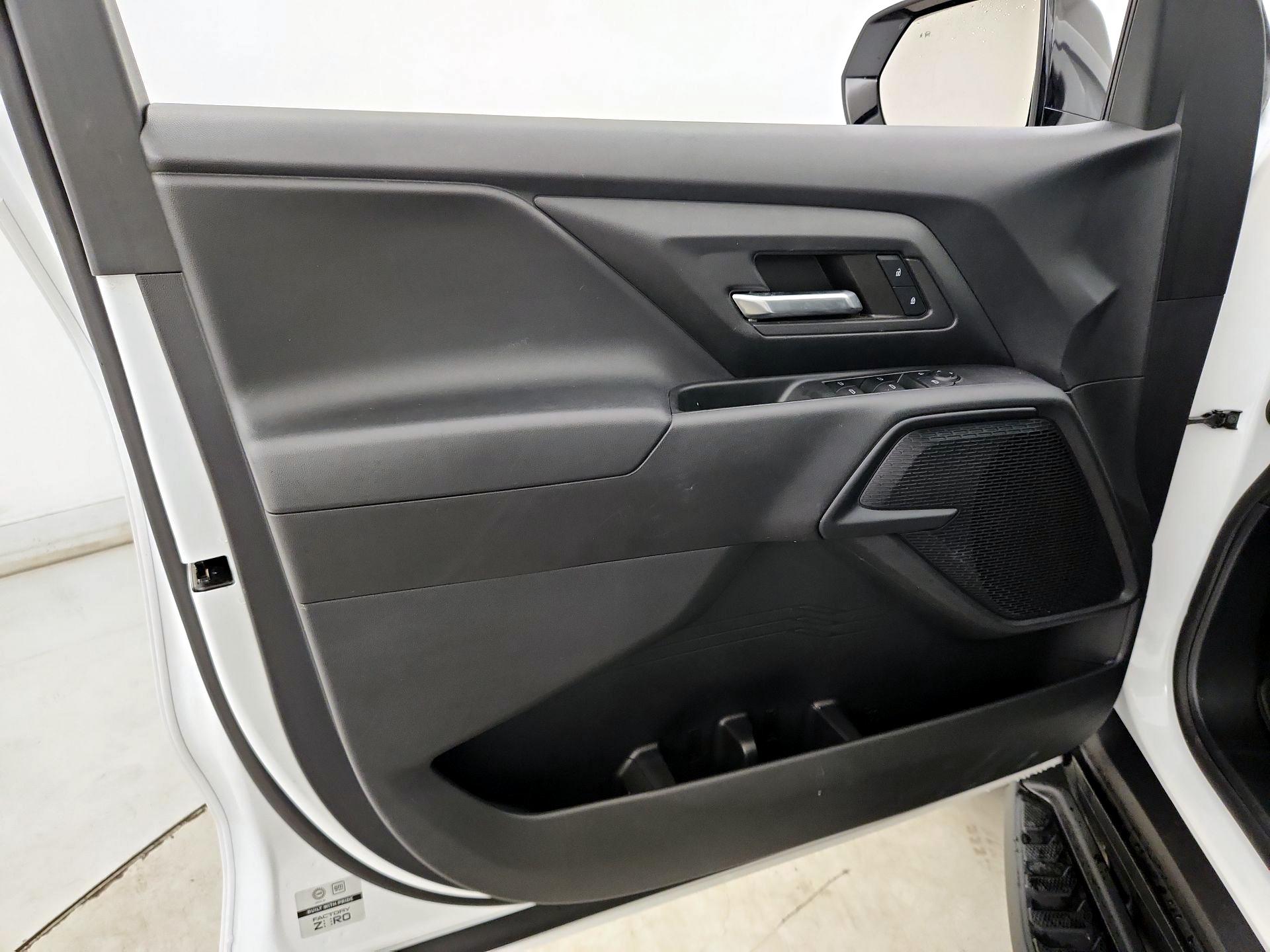 Thumbnail: 2024 Chevrolet Silverado EV - 12