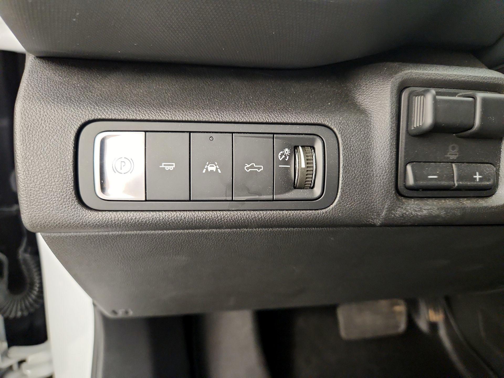 Thumbnail: 2024 Chevrolet Silverado EV - 13
