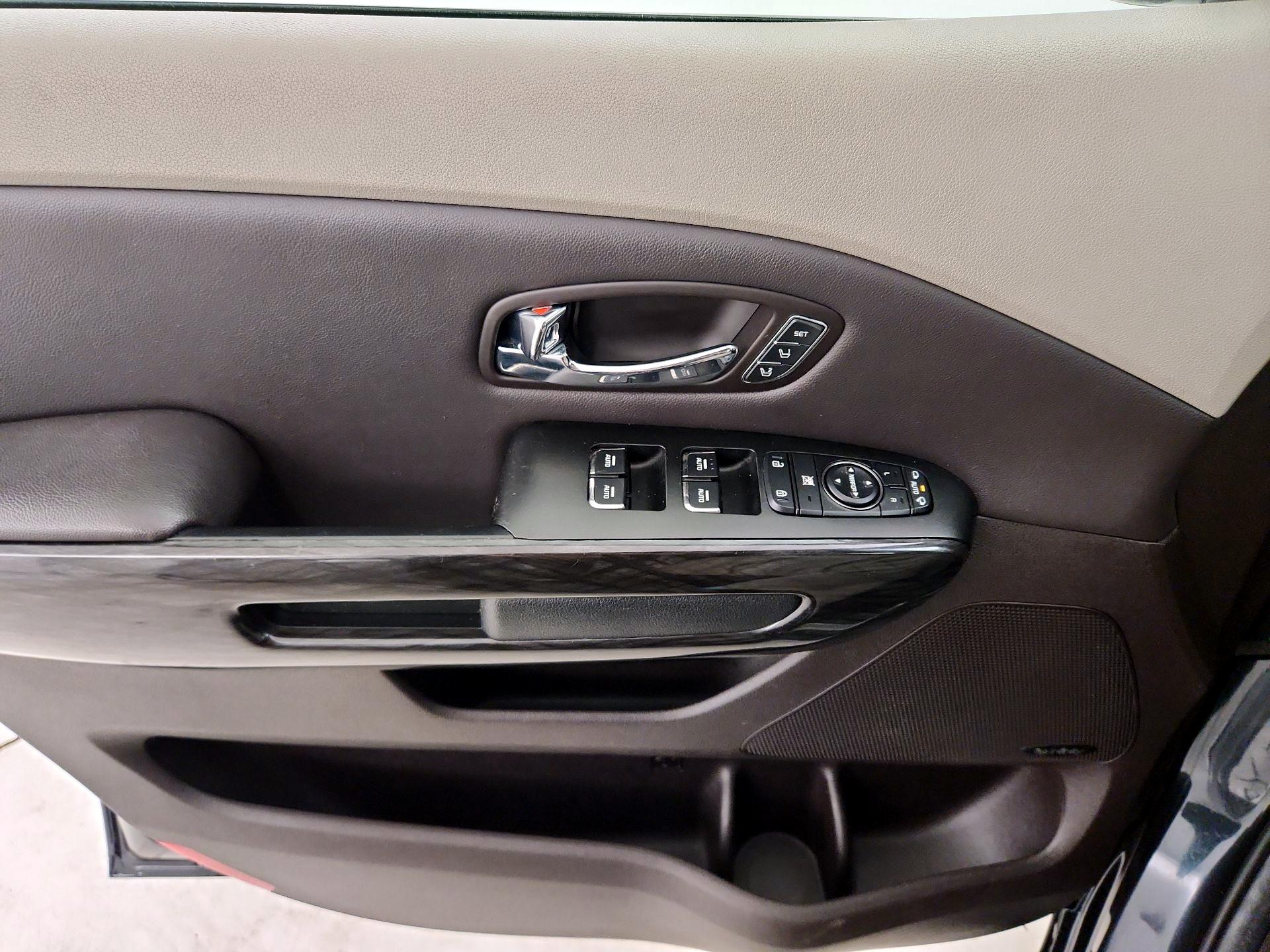 Thumbnail: 2016 Kia Sedona - 12