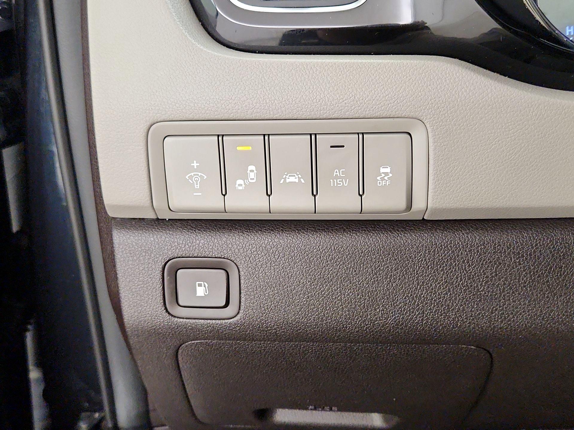 Thumbnail: 2016 Kia Sedona - 13