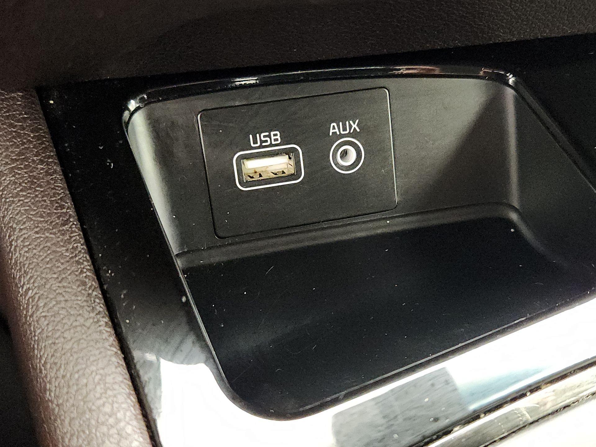 Thumbnail: 2016 Kia Sedona - 19