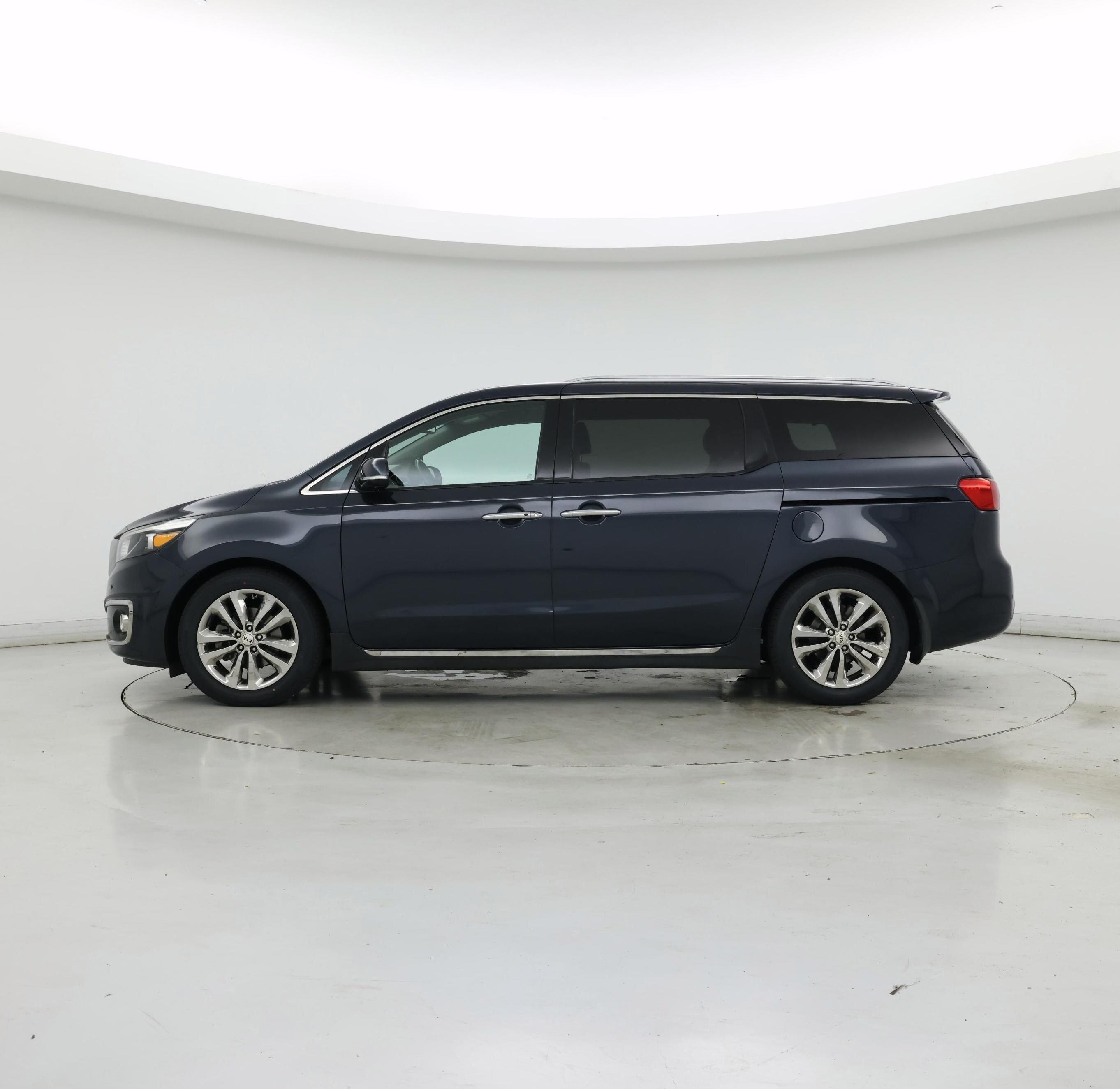 Thumbnail: 2016 Kia Sedona - 3