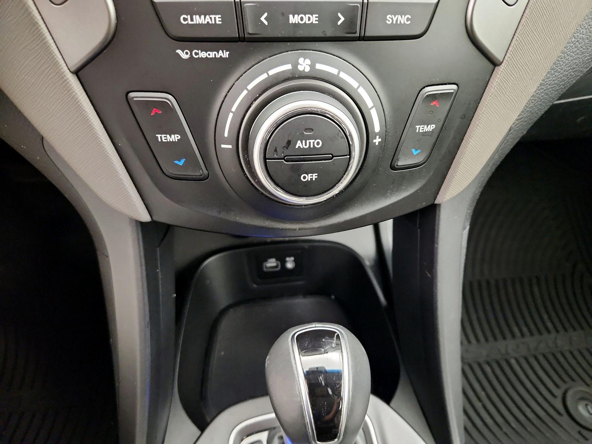 Thumbnail: 2017 Hyundai Santa Fe - 16