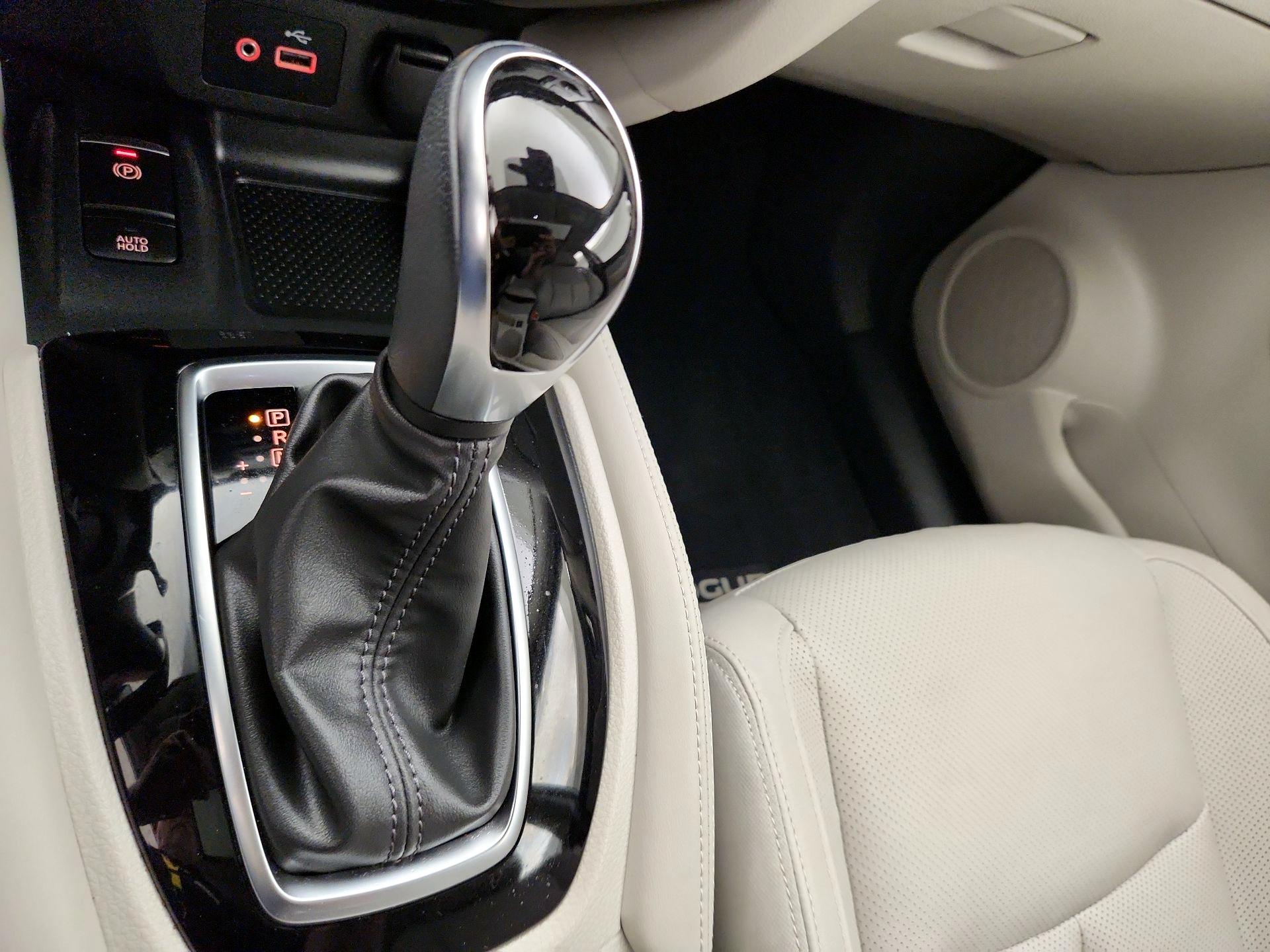 Thumbnail: 2020 Nissan Rogue Sport - 18