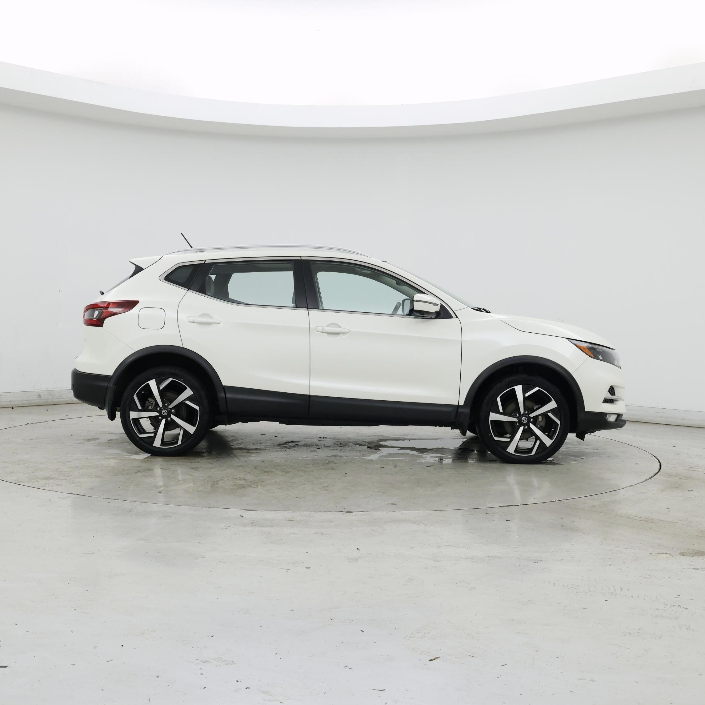 Thumbnail: 2020 Nissan Rogue Sport - 7