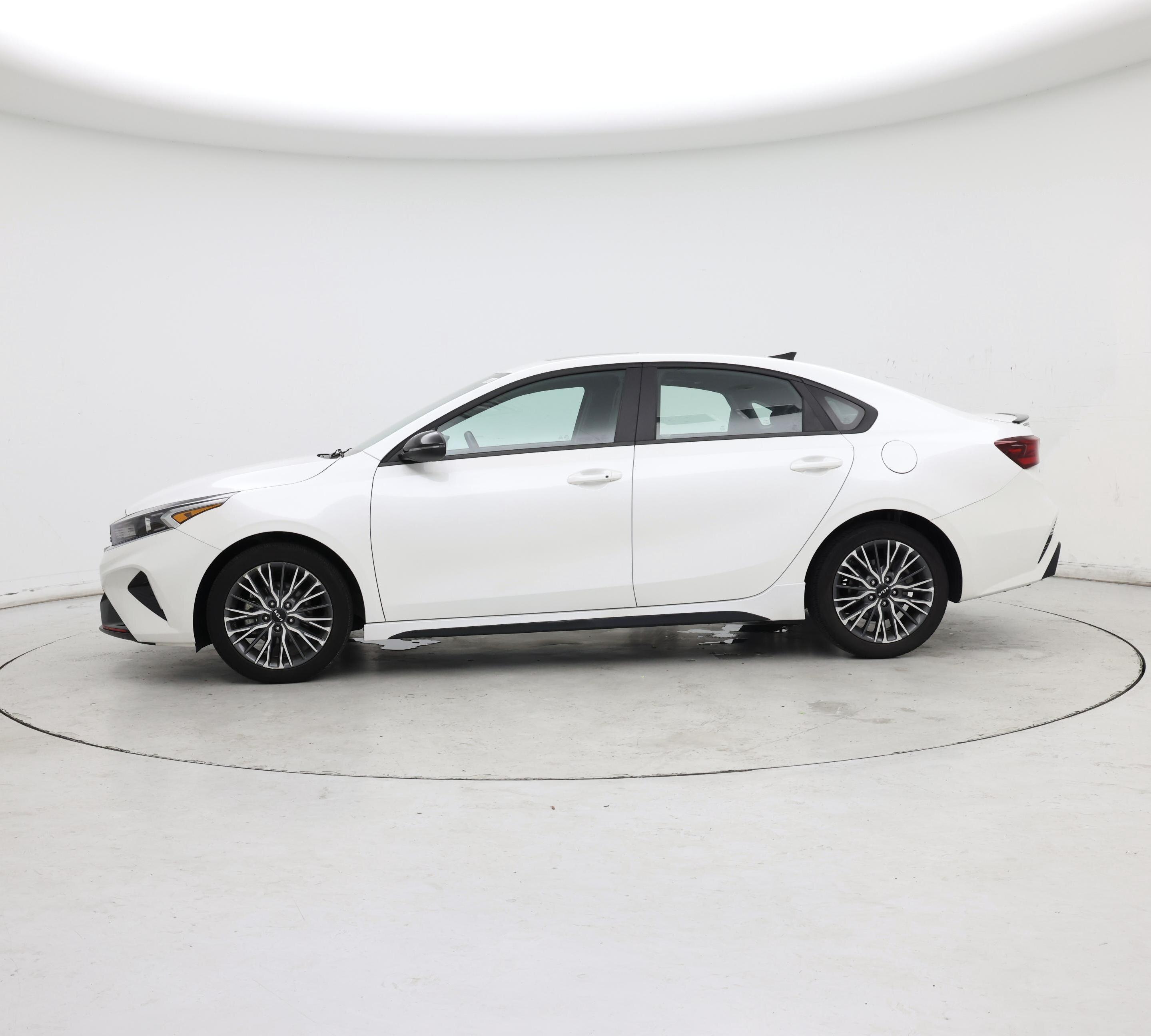 Thumbnail: 2024 Kia Forte - 3