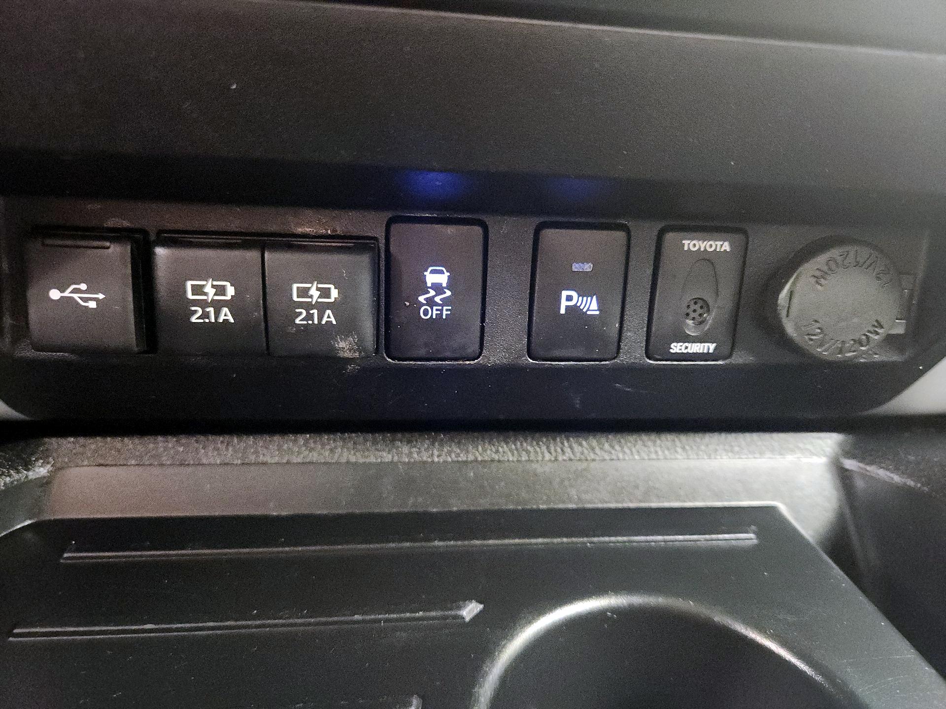 Thumbnail: 2020 Toyota Tundra - 19