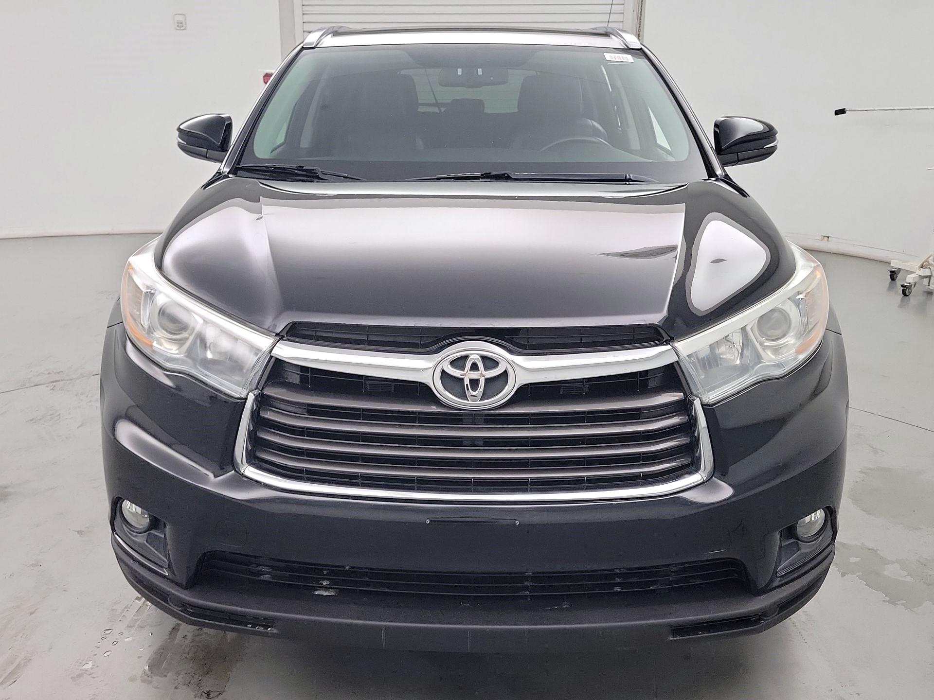 Thumbnail: 2016 Toyota Highlander - 2