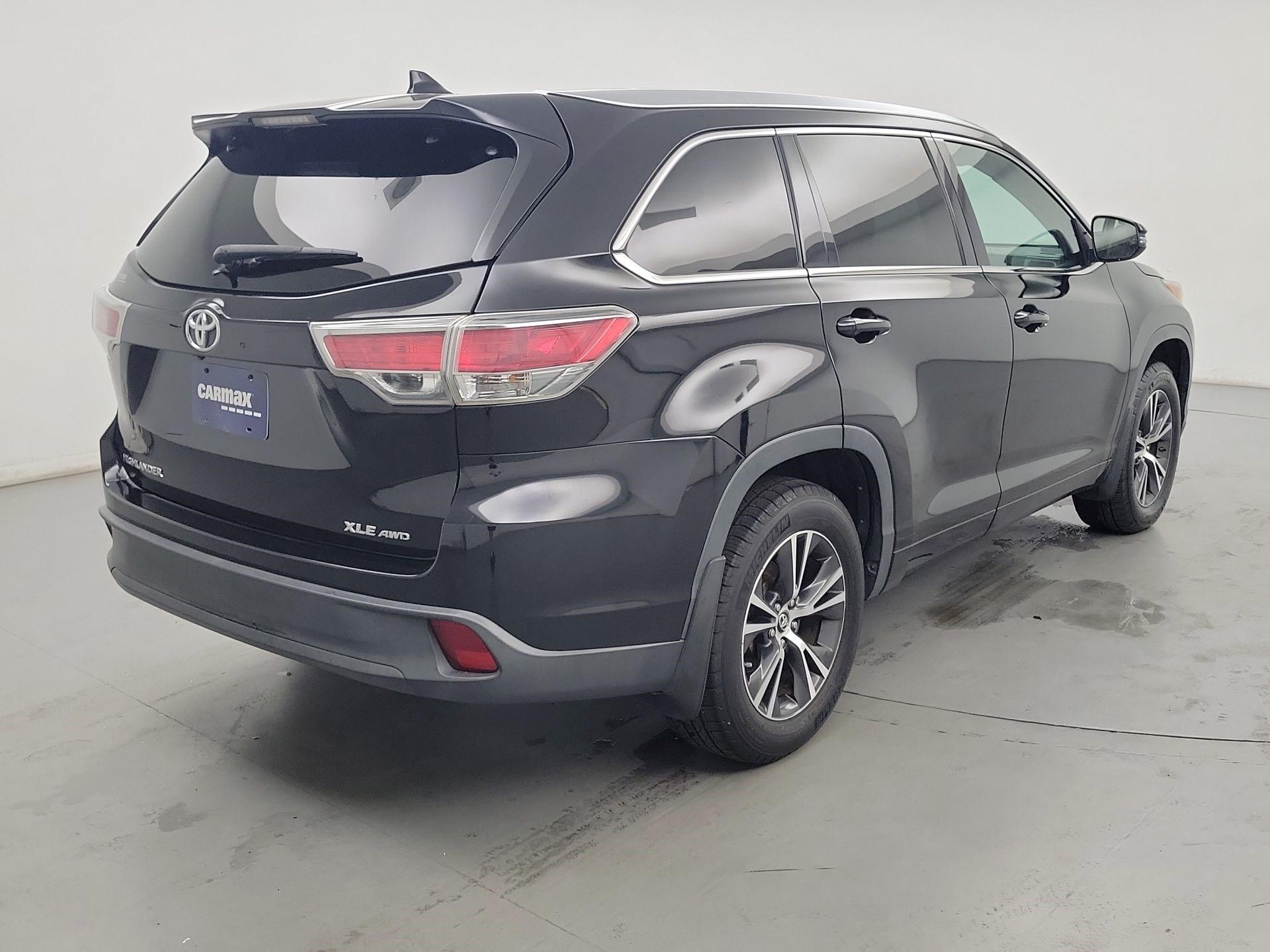 Thumbnail: 2016 Toyota Highlander - 5