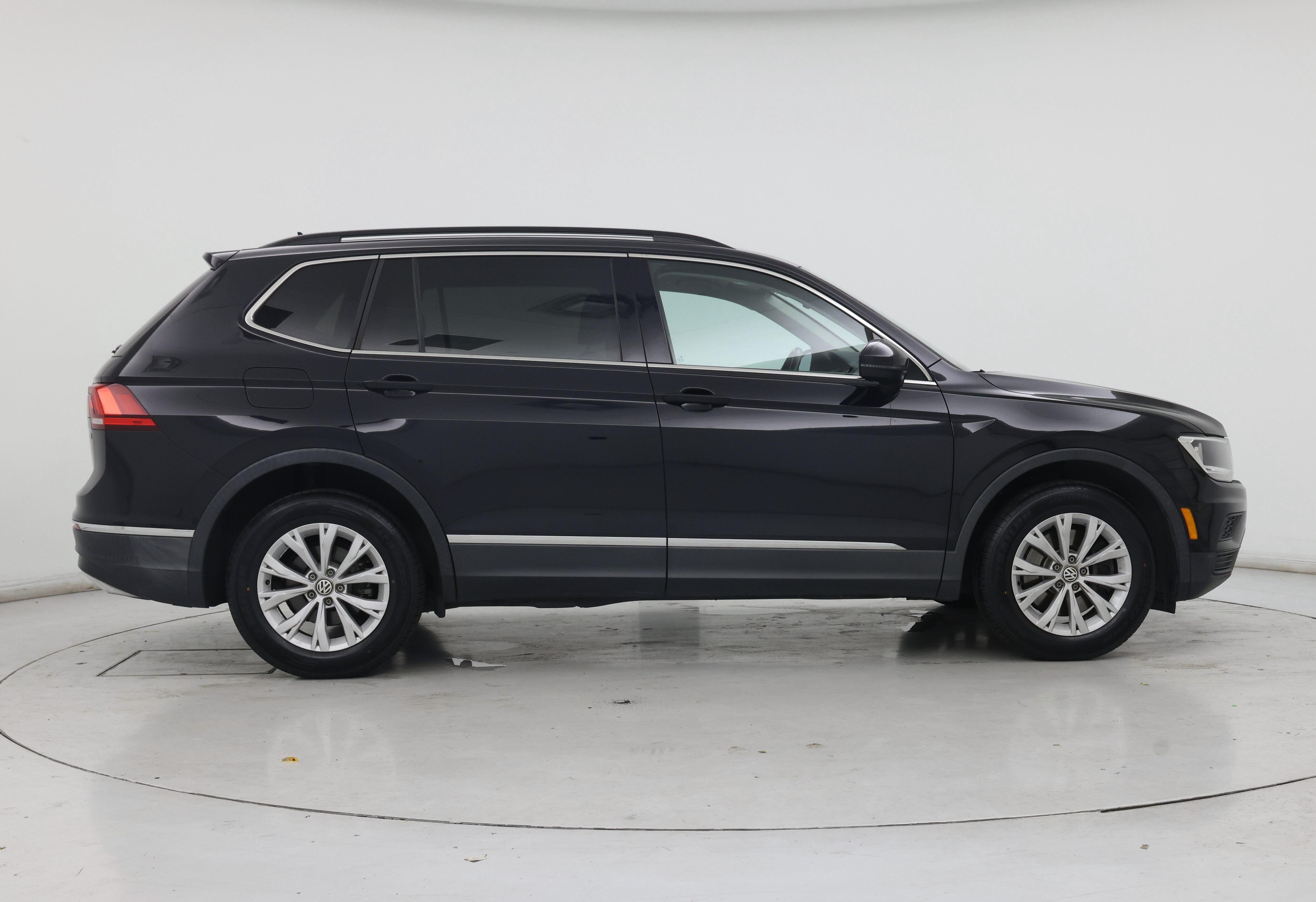 Thumbnail: 2018 Volkswagen Tiguan - 7