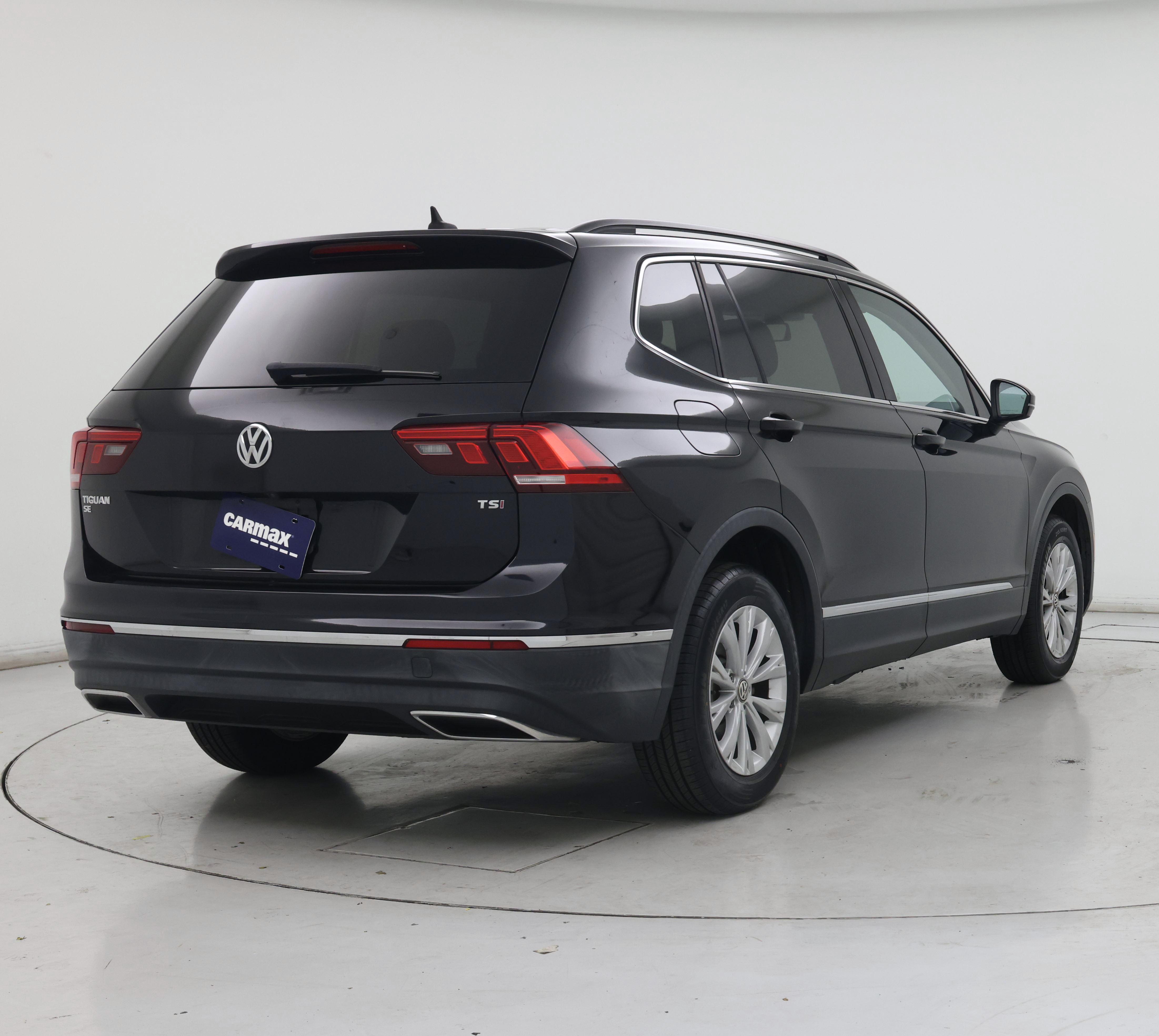 Thumbnail: 2018 Volkswagen Tiguan - 8