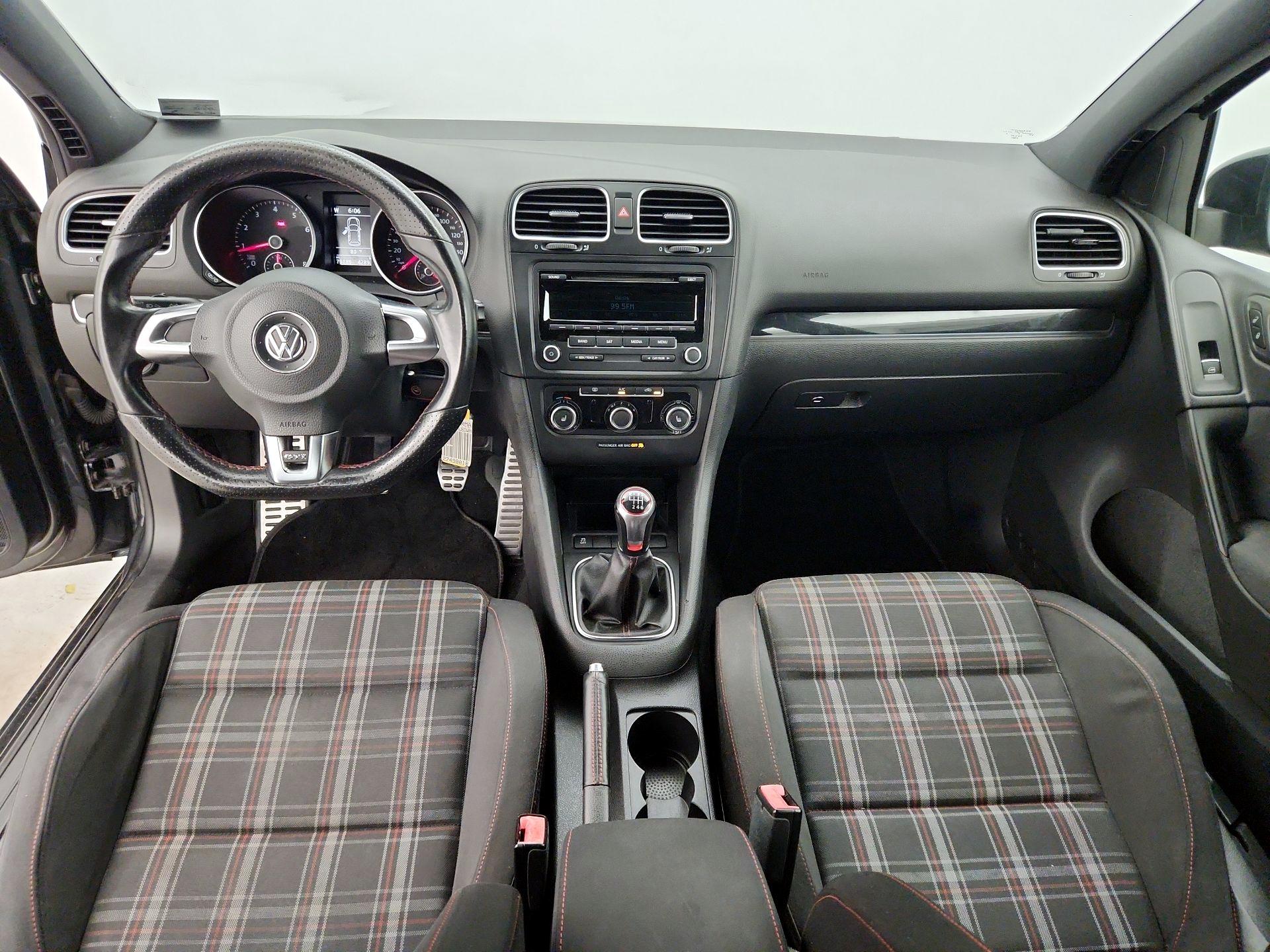 Thumbnail: 2013 Volkswagen Golf - 9