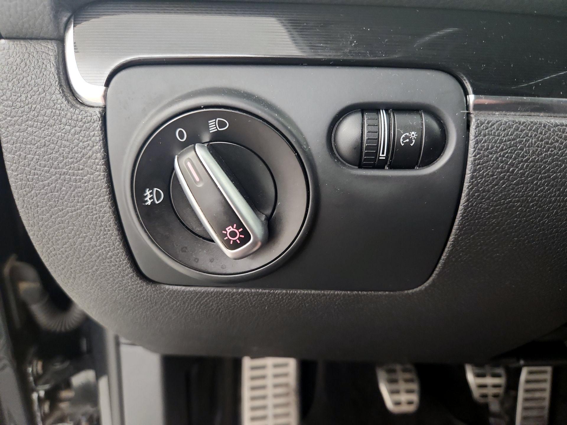 Thumbnail: 2013 Volkswagen Golf - 13
