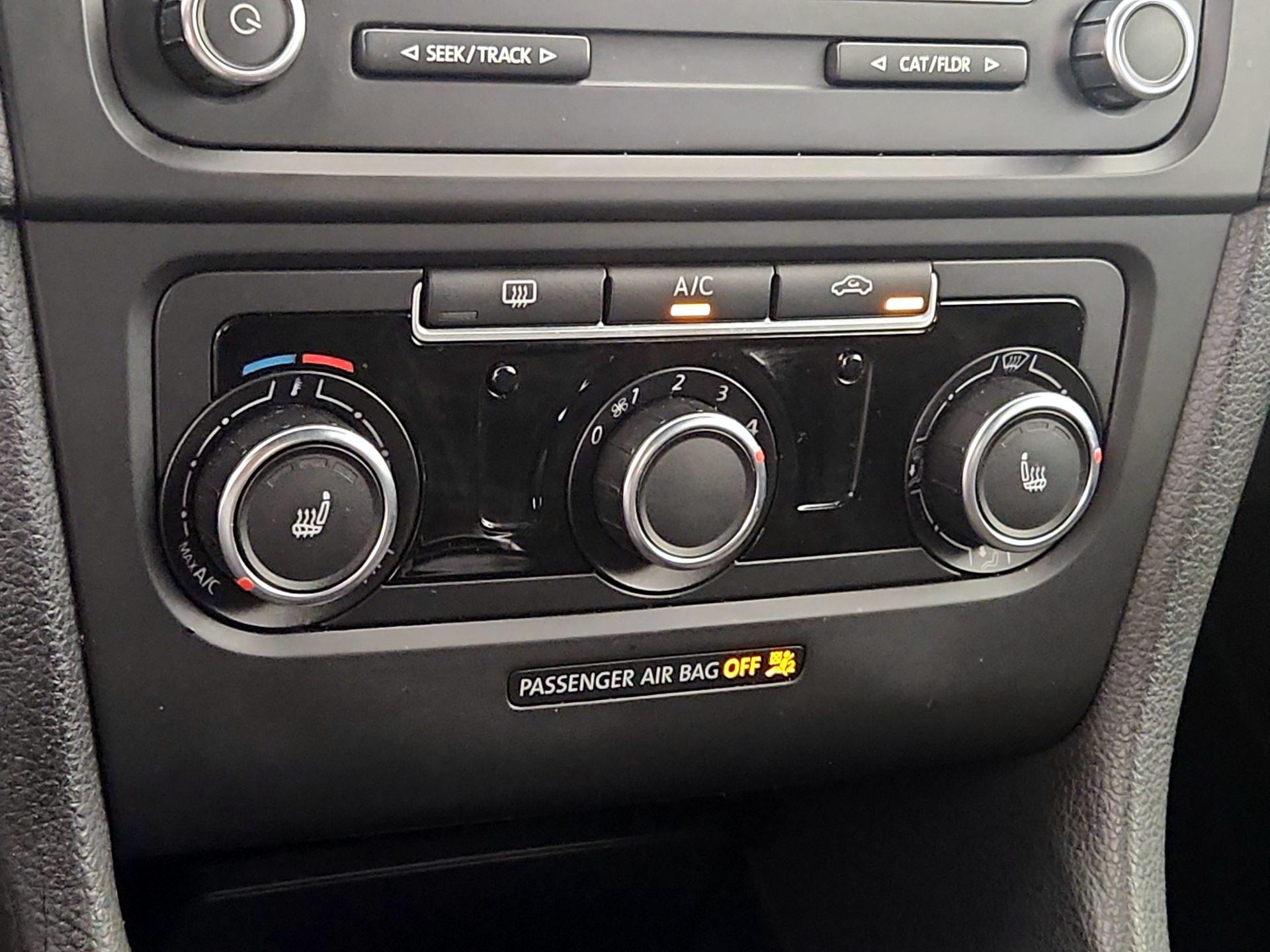 Thumbnail: 2013 Volkswagen Golf - 15