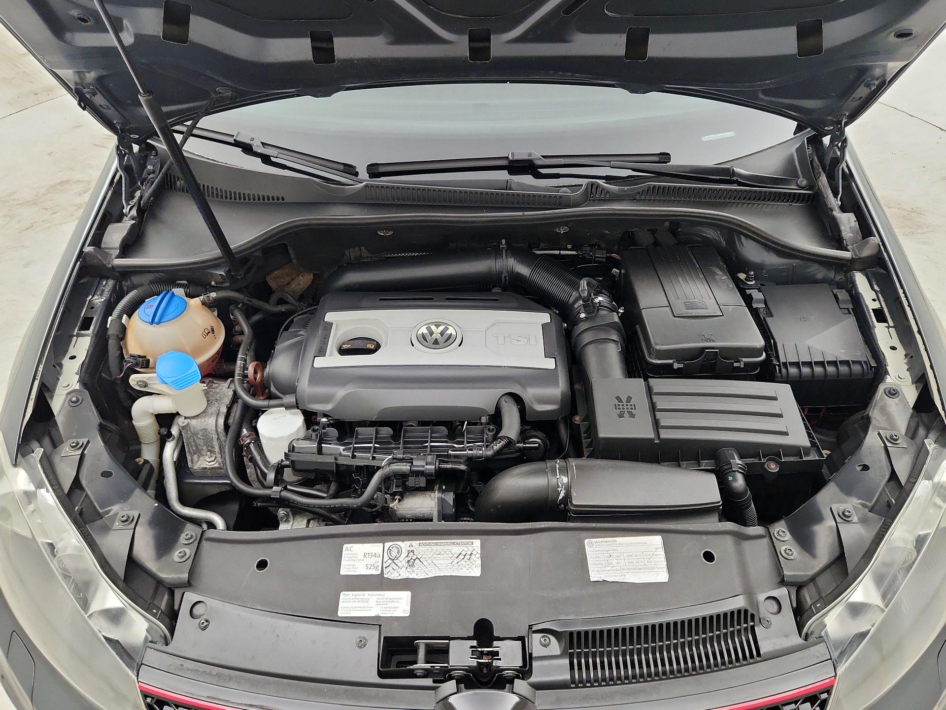 Thumbnail: 2013 Volkswagen Golf - 20