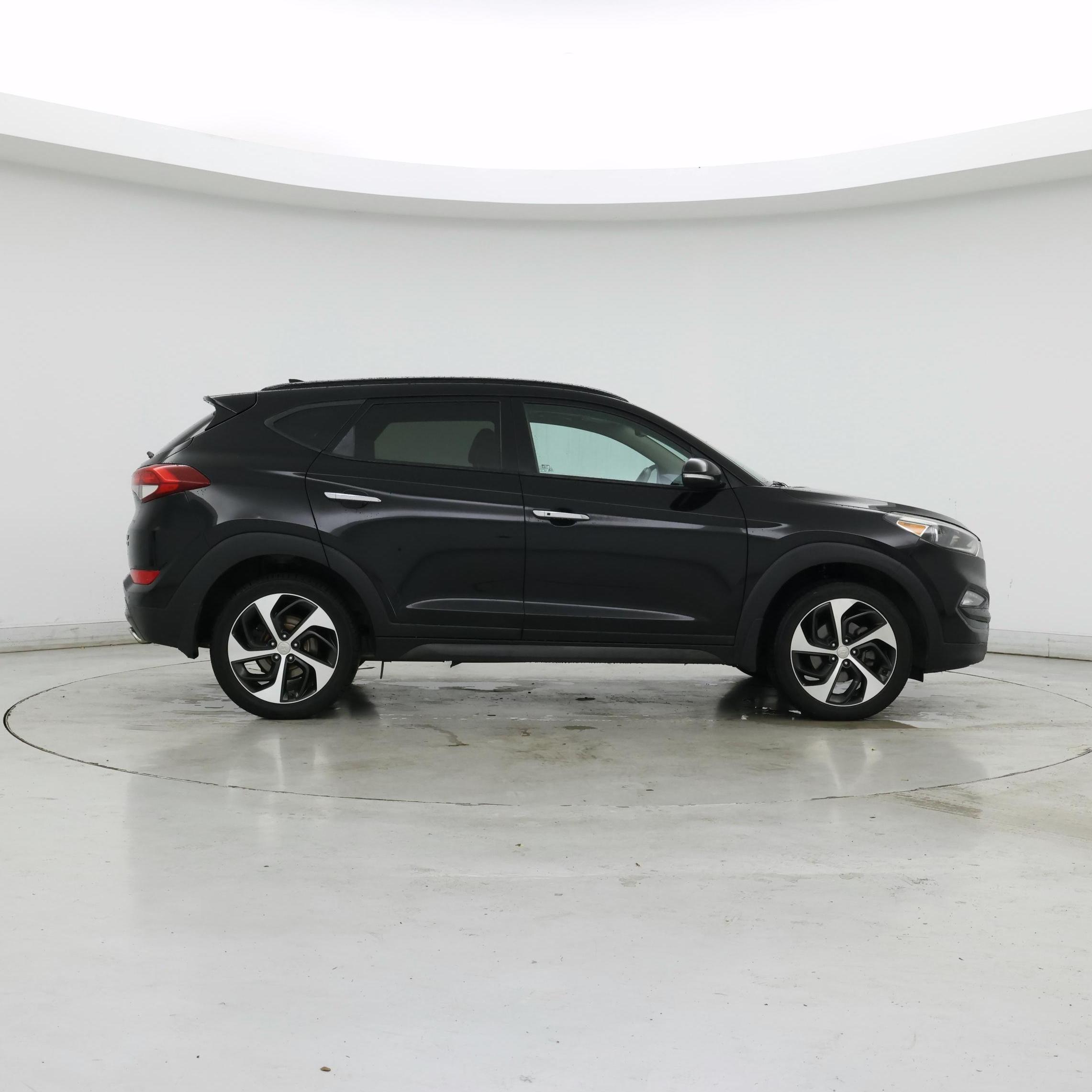 Thumbnail: 2016 Hyundai Tucson - 7