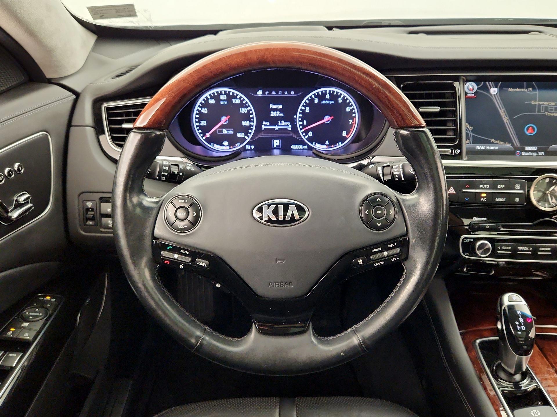 Thumbnail: 2015 Kia K900 - 10