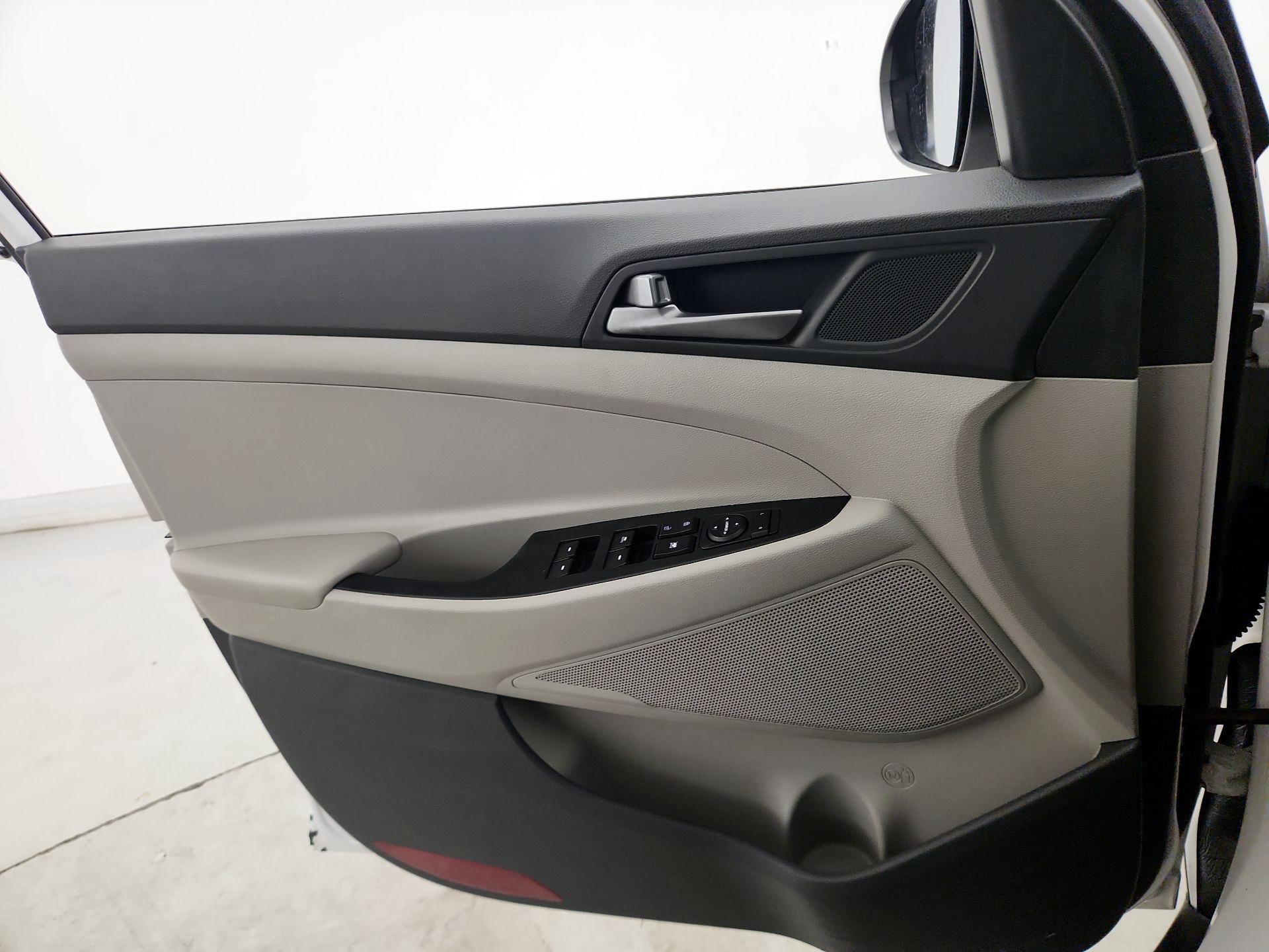 Thumbnail: 2018 Hyundai Tucson - 12