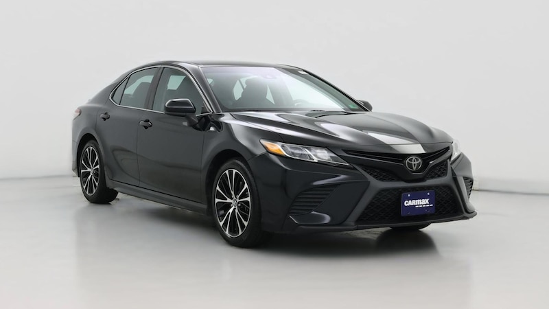 2018 Toyota Camry SE Hero Image