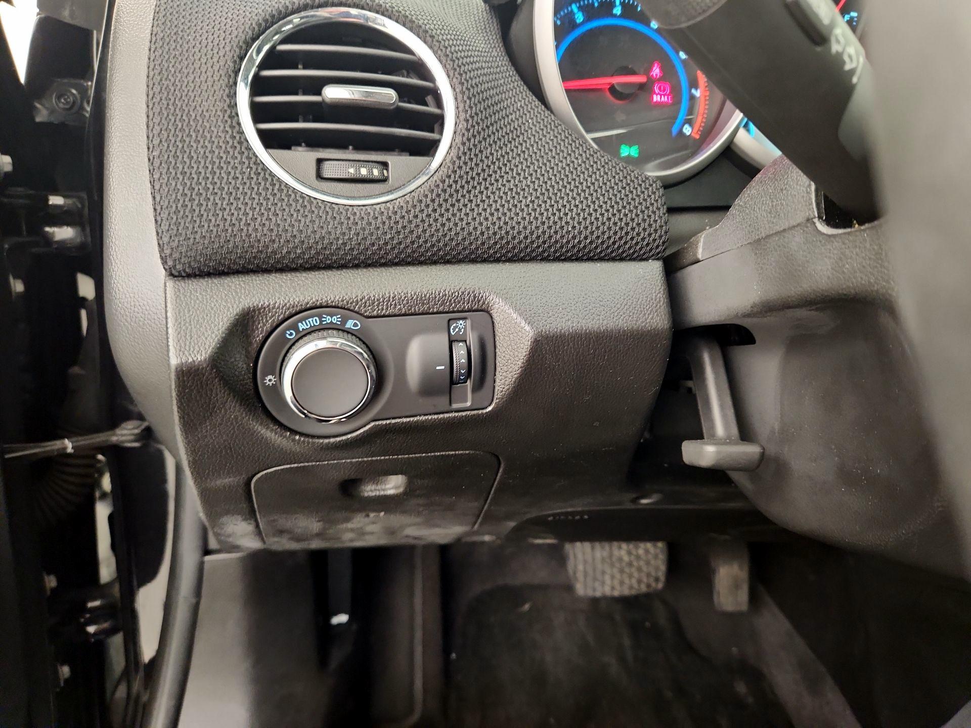 Thumbnail: 2014 Chevrolet Cruze - 13