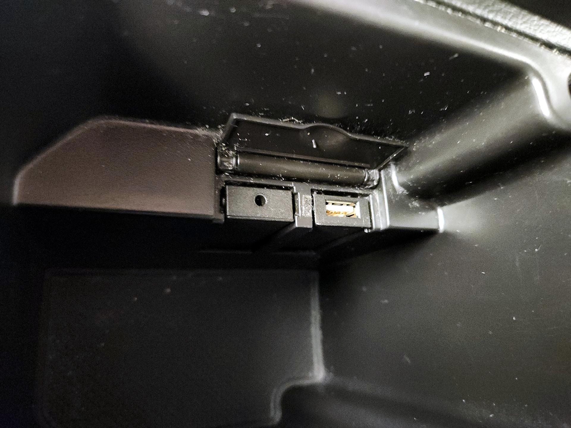 Thumbnail: 2014 Chevrolet Cruze - 18