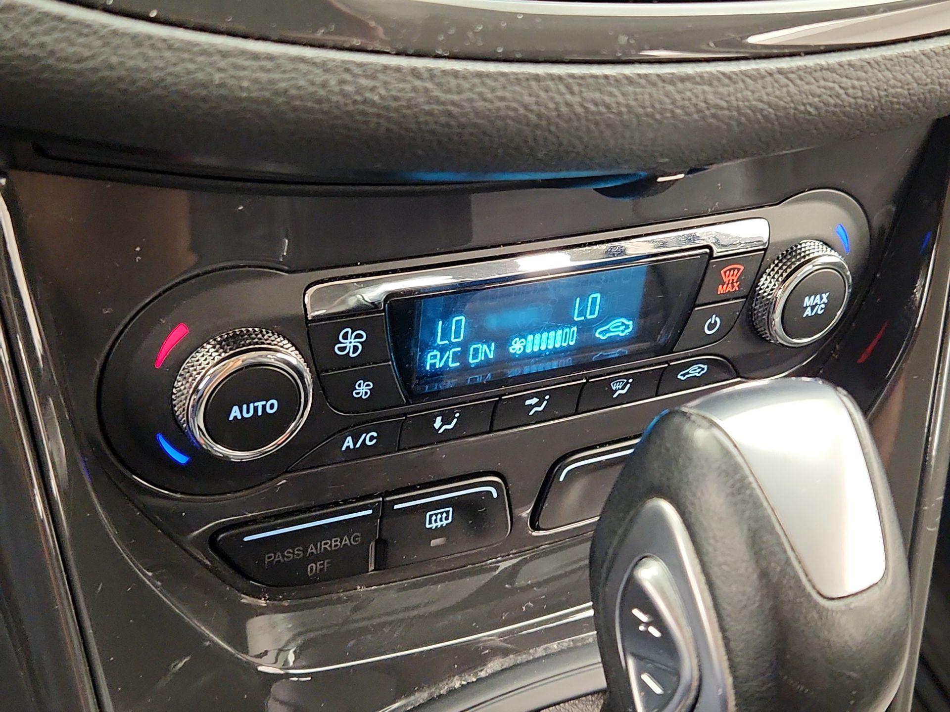 Thumbnail: 2014 Ford Escape - 17