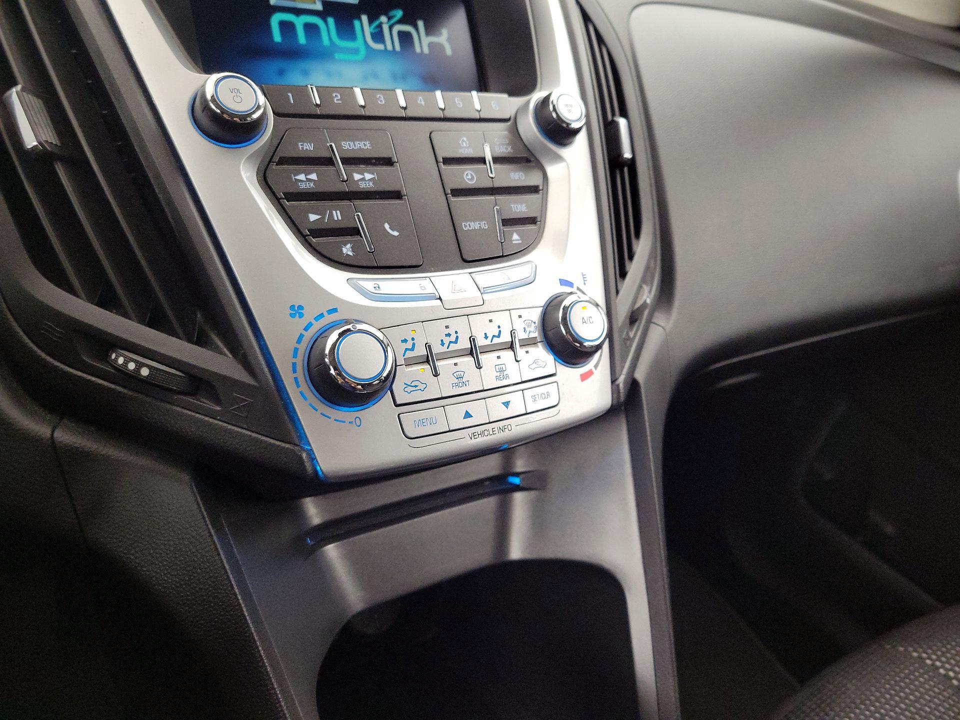 Thumbnail: 2015 Chevrolet Equinox - 15